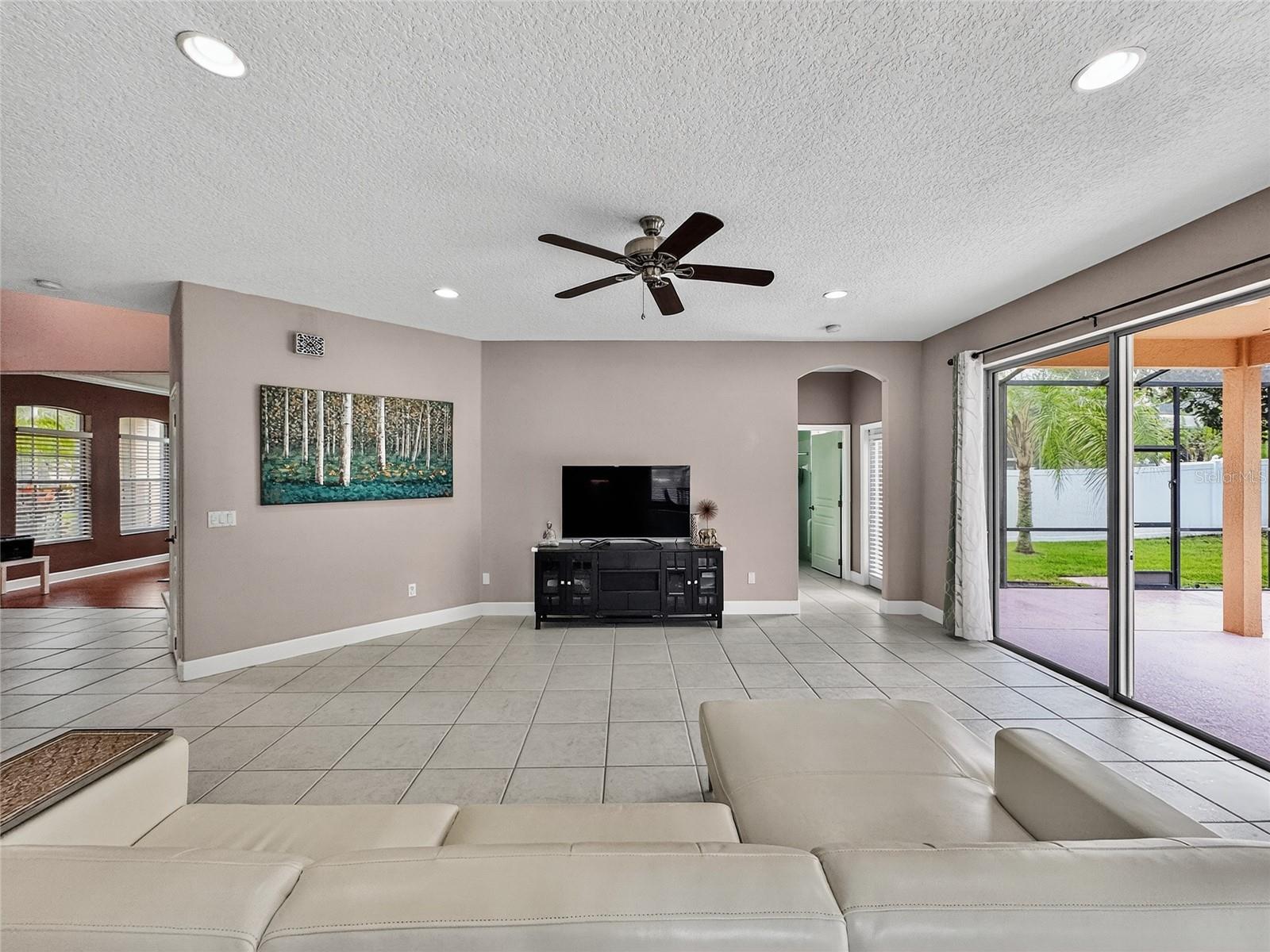 OVIEDO, Florida, 32766, United States, 5 Bedrooms Bedrooms, ,3 BathroomsBathrooms,Residential,For Sale,1974970