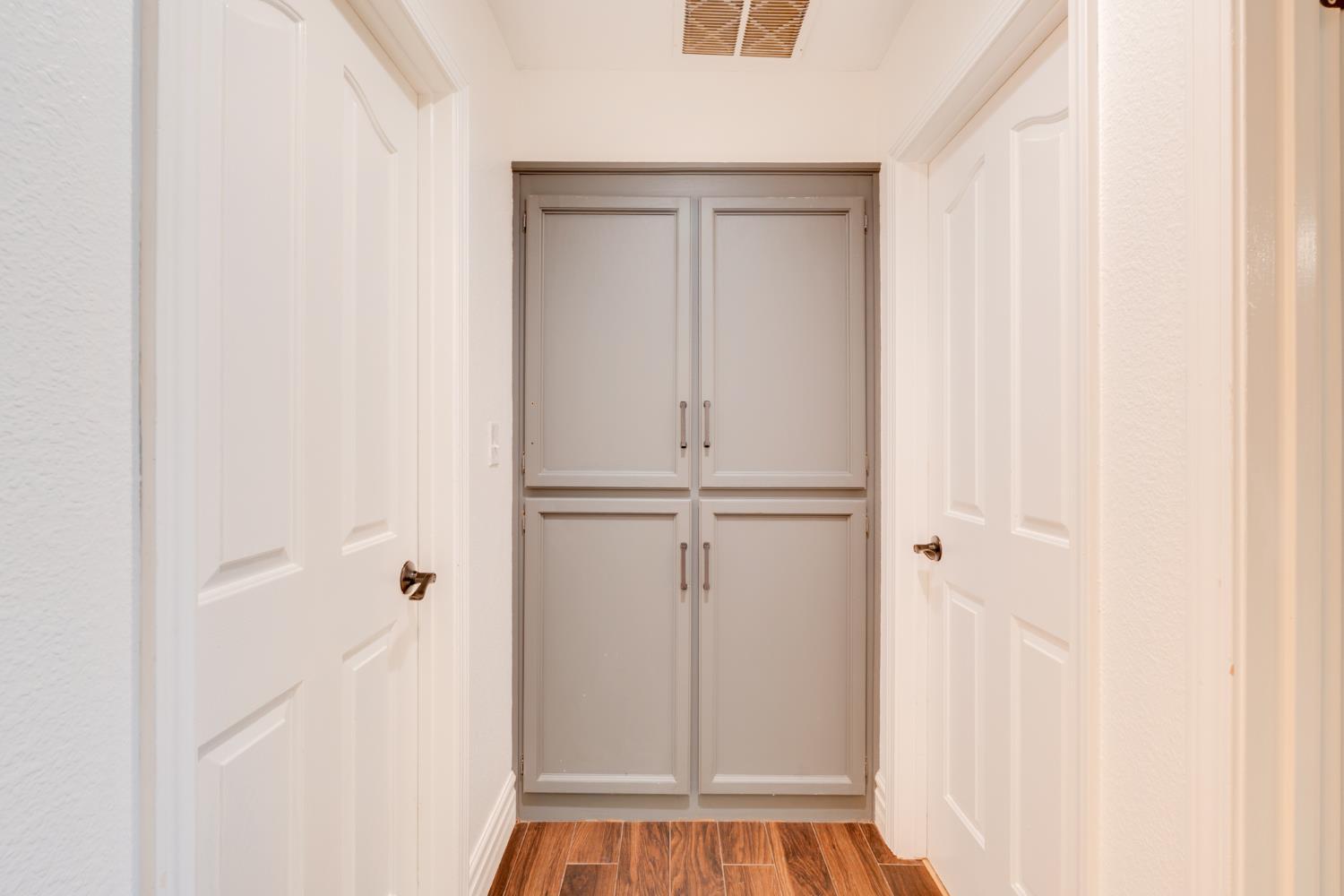 Oakdale, California, 95361, United States, 4 Bedrooms Bedrooms, ,3 BathroomsBathrooms,Residential,For Sale,1987039