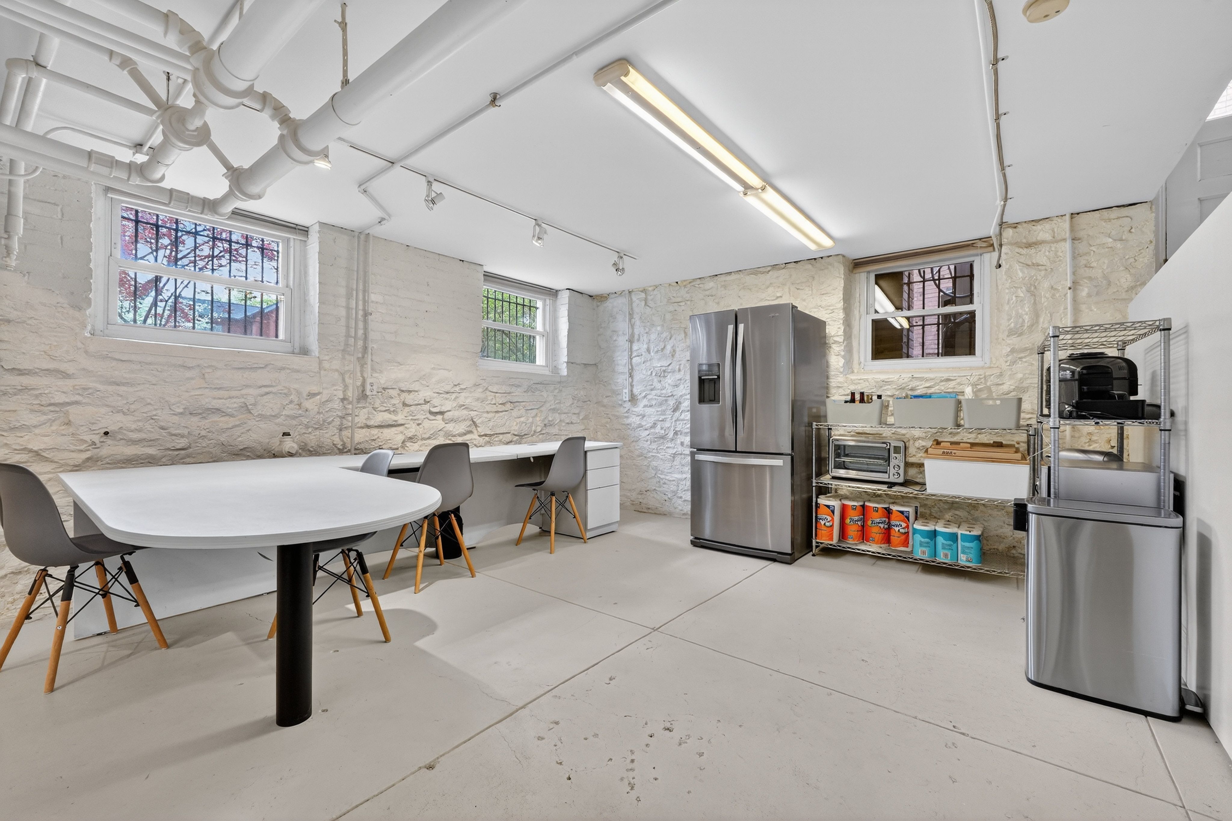  Timeless Elegance in Parkview Place