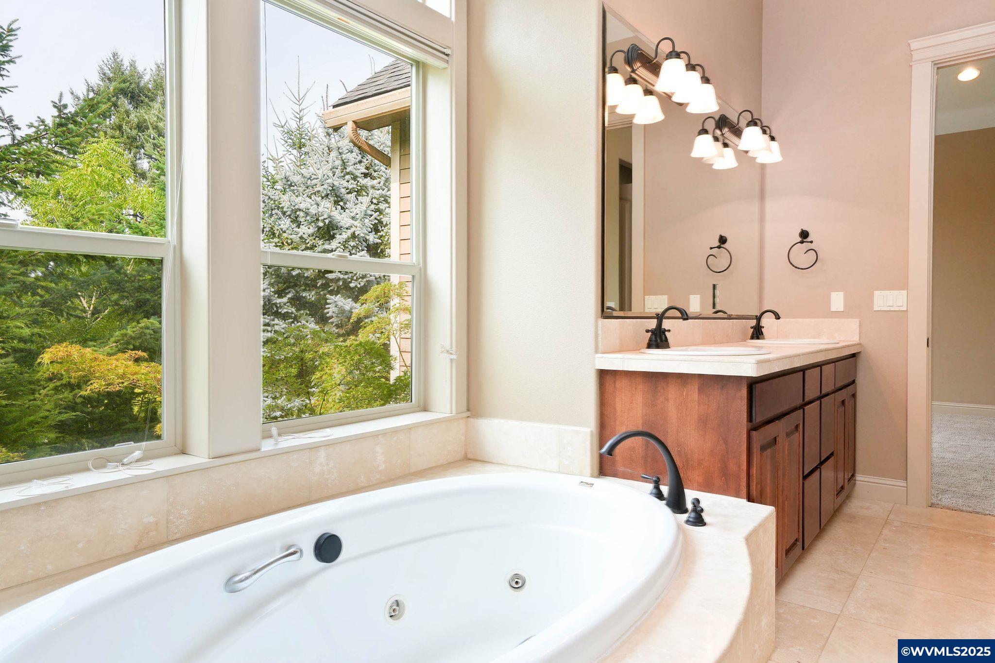 Salem, Oregon, 97306, United States, 4 Bedrooms Bedrooms, ,3 BathroomsBathrooms,Residential,For Sale,1906956