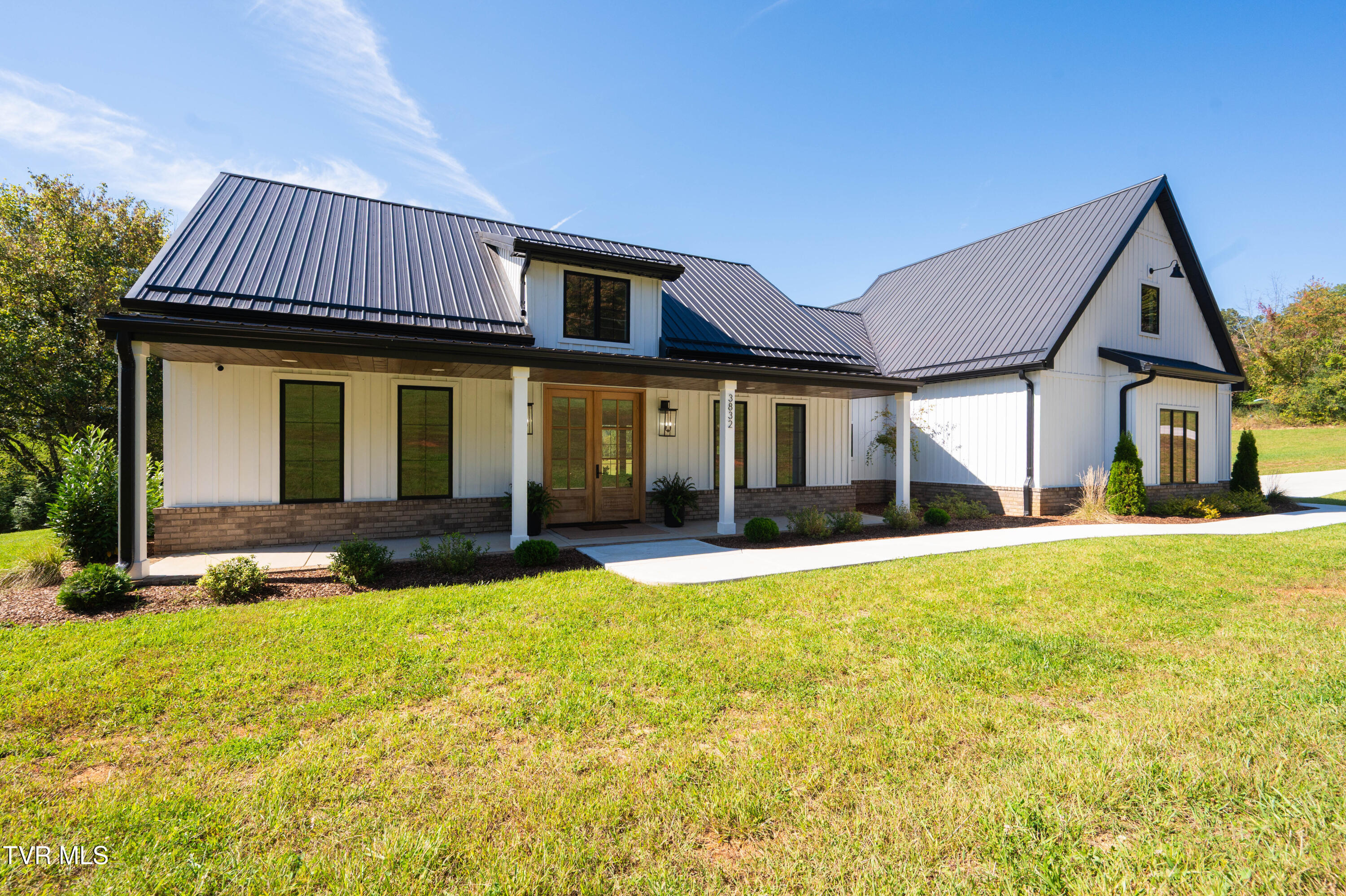 Kingsport, Tennessee, 37664, United States, 4 Bedrooms Bedrooms, ,4 BathroomsBathrooms,Residential,For Sale,1981214