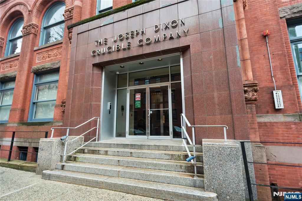 Jersey City, New Jersey, 07302, United States, 1 Bedroom Bedrooms, ,2 BathroomsBathrooms,Residential,For Sale,1950964