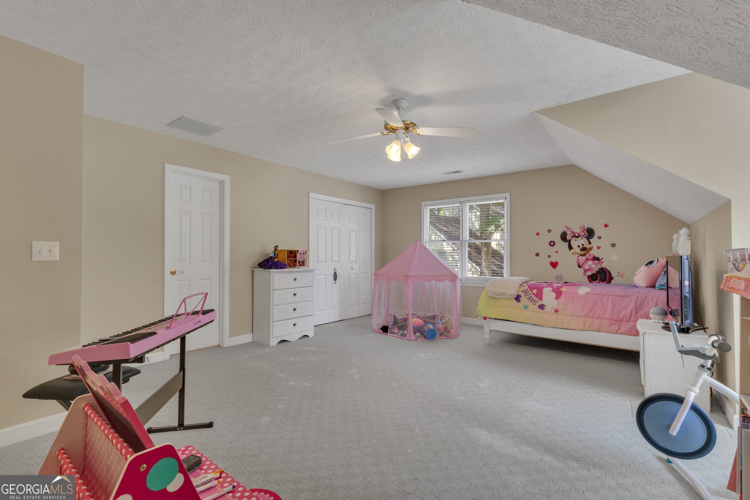 Newnan, Georgia, 30265, United States, 4 Bedrooms Bedrooms, ,4 BathroomsBathrooms,Residential,For Sale,1993914