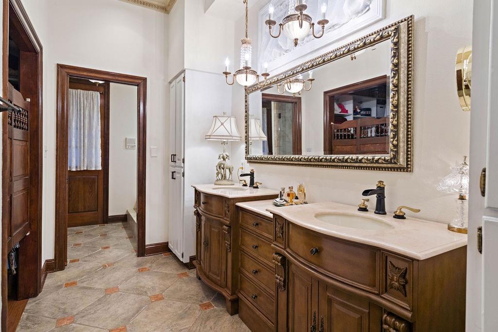 Mandeville, Louisiana, 70471, United States, 4 Bedrooms Bedrooms, ,5 BathroomsBathrooms,Residential,For Sale,1828156