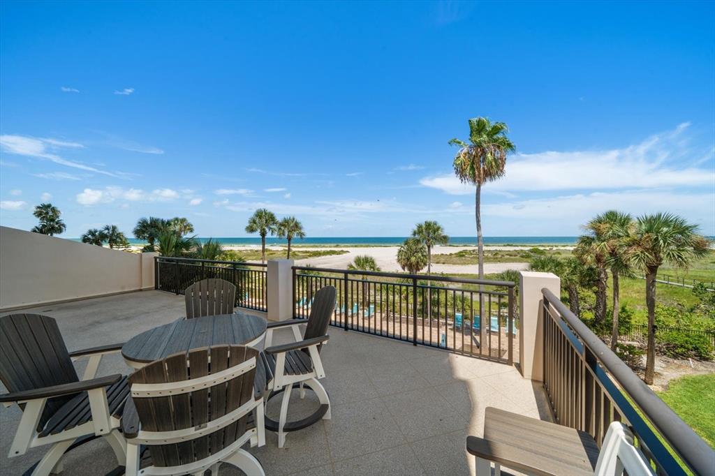 Clearwater Beach, Florida, 33767, United States, 2 Bedrooms Bedrooms, ,2 BathroomsBathrooms,Residential,For Sale,1912090