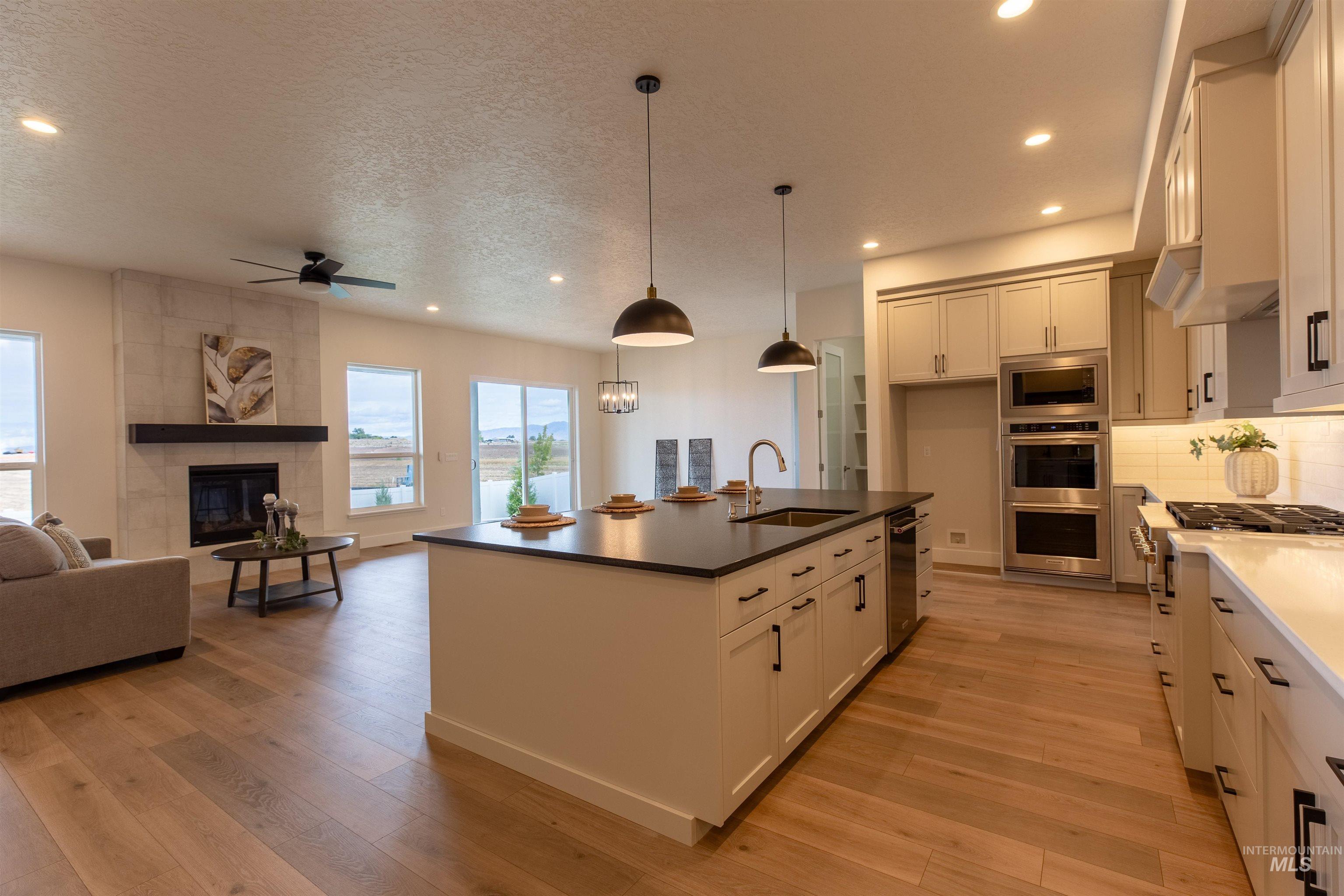 Meridian, Idaho, 83642, United States, 4 Bedrooms Bedrooms, ,3 BathroomsBathrooms,Residential,For Sale,1992156