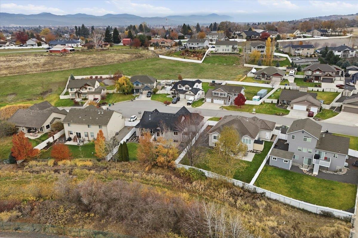 Greenacres, Washington, 99016, United States, 6 Bedrooms Bedrooms, ,3 BathroomsBathrooms,Residential,For Sale,1992048