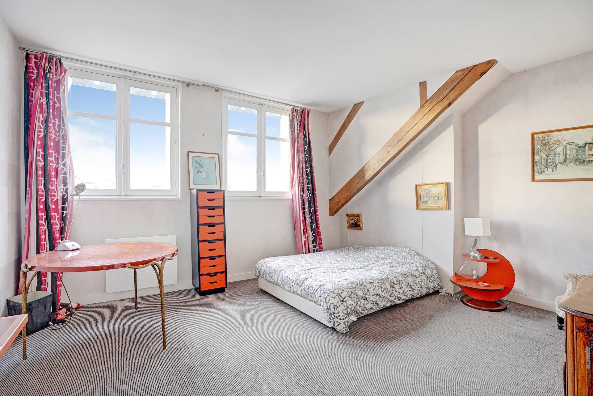 Versailles, Île-de-France, 78000, FR, 5 Bedrooms Bedrooms, ,4 BathroomsBathrooms,Residential,For Sale,2002100