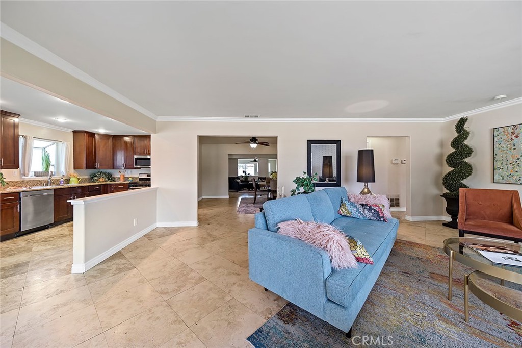 Rialto, California, 92377, United States, 4 Bedrooms Bedrooms, ,2 BathroomsBathrooms,Residential,For Sale,1899973