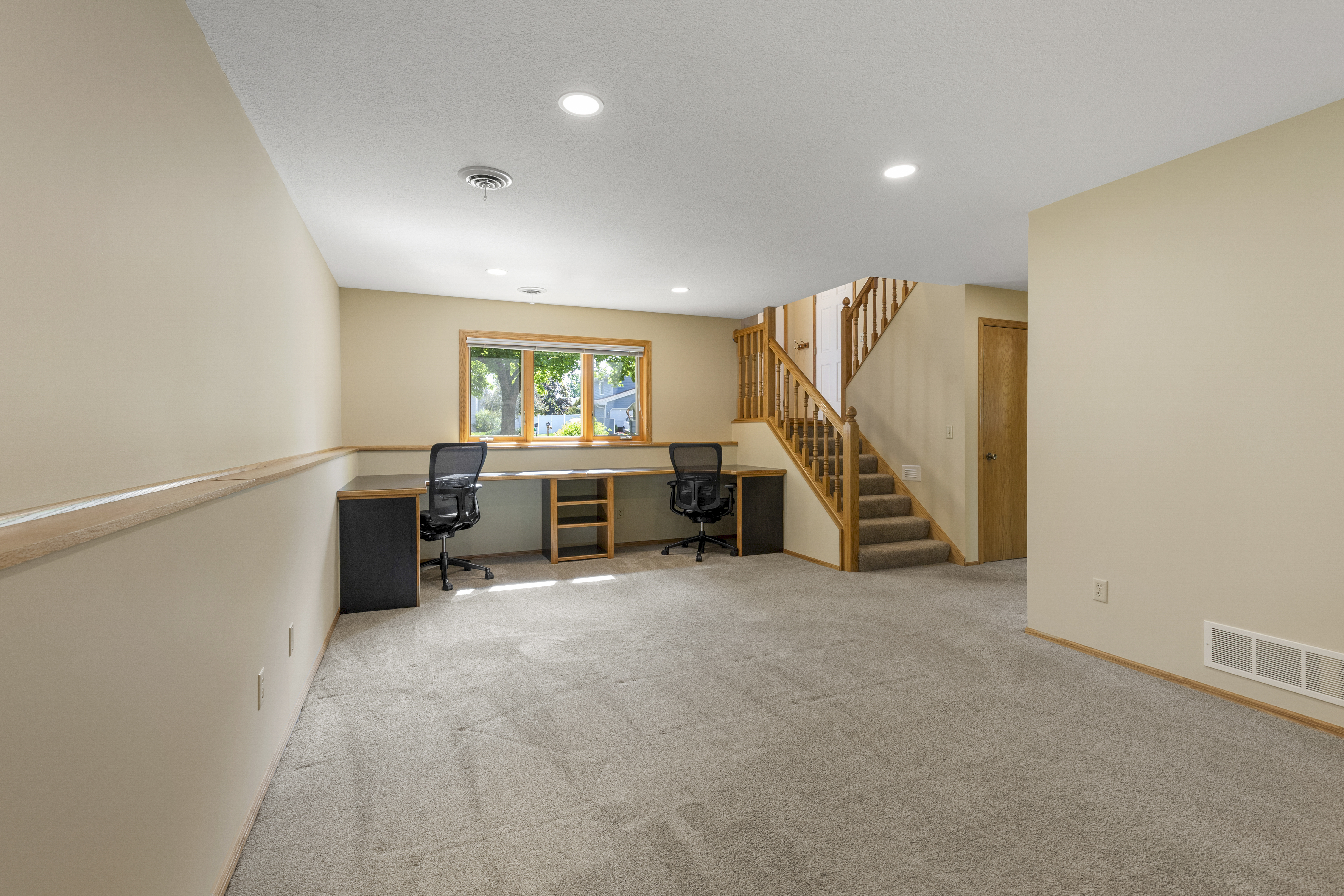  Inviting Champlin Living with Thoughtful Modern Updates - 物件實景