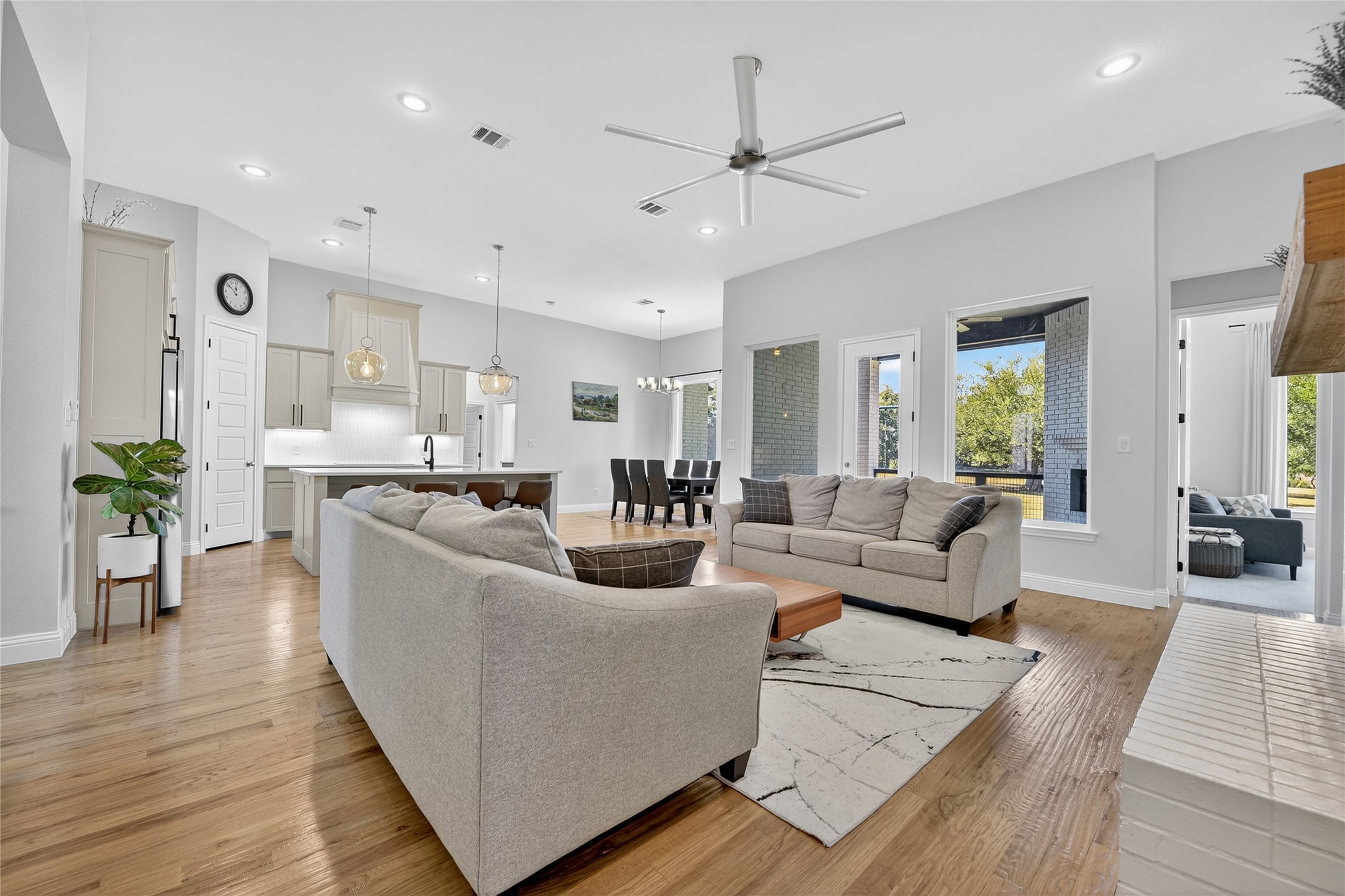 Springtown, Texas, 76082, United States, 4 Bedrooms Bedrooms, ,3 BathroomsBathrooms,Residential,For Sale,1966278