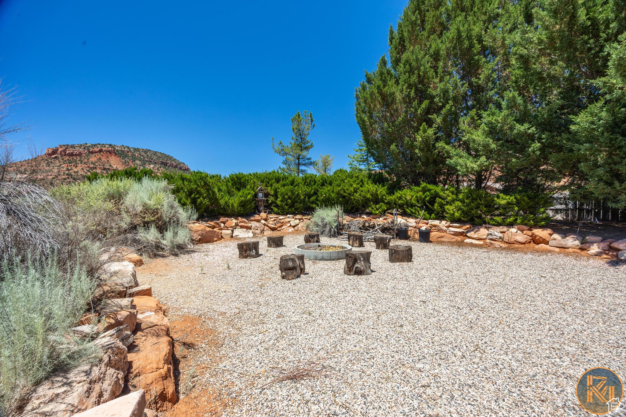 Kanab, Utah, 84741, United States, 2 Bedrooms Bedrooms, ,3 BathroomsBathrooms,Residential,For Sale,1903679