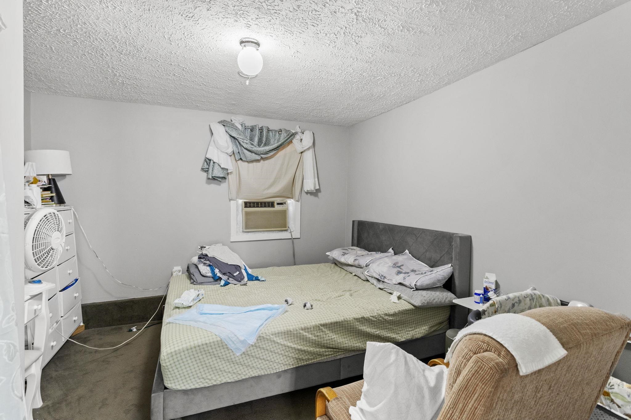 Manchester, New Hampshire, 03103, United States, ,Residential,For Sale,1981935