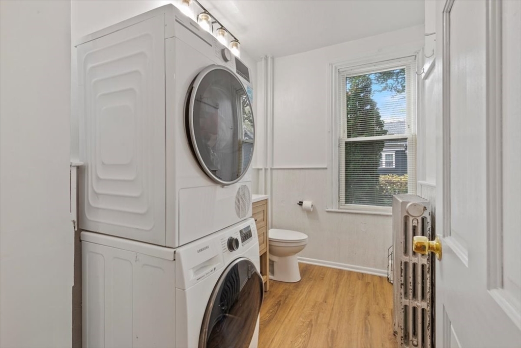 Amesbury, Massachusetts, 01913, United States, 4 Bedrooms Bedrooms, ,2 BathroomsBathrooms,Residential,For Sale,1974593