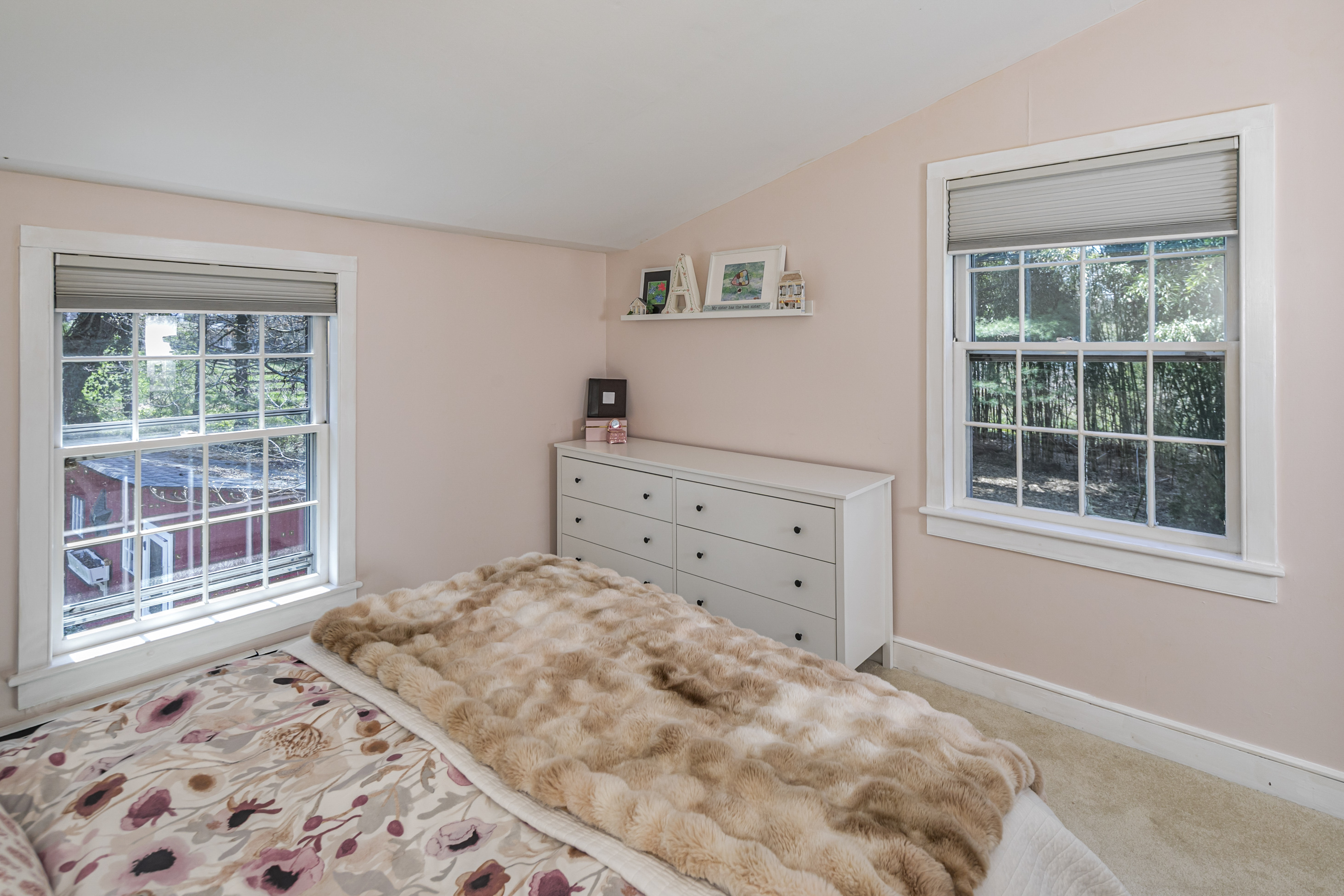  Pennington’s Moses Baldwin House Marries Period Details with Modern Updates - 物件實景