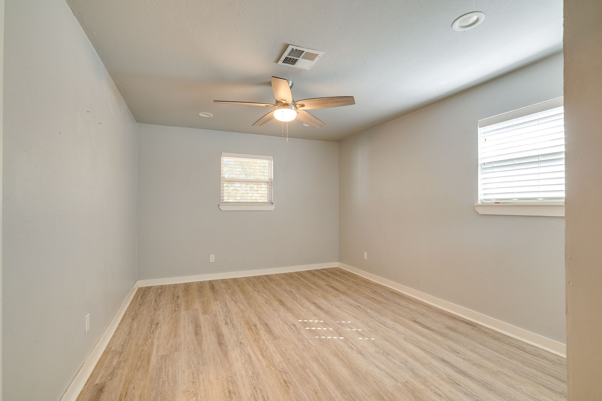  2405 Northwest 59th Street, Oklahoma City, OK 73112 - 物件實景