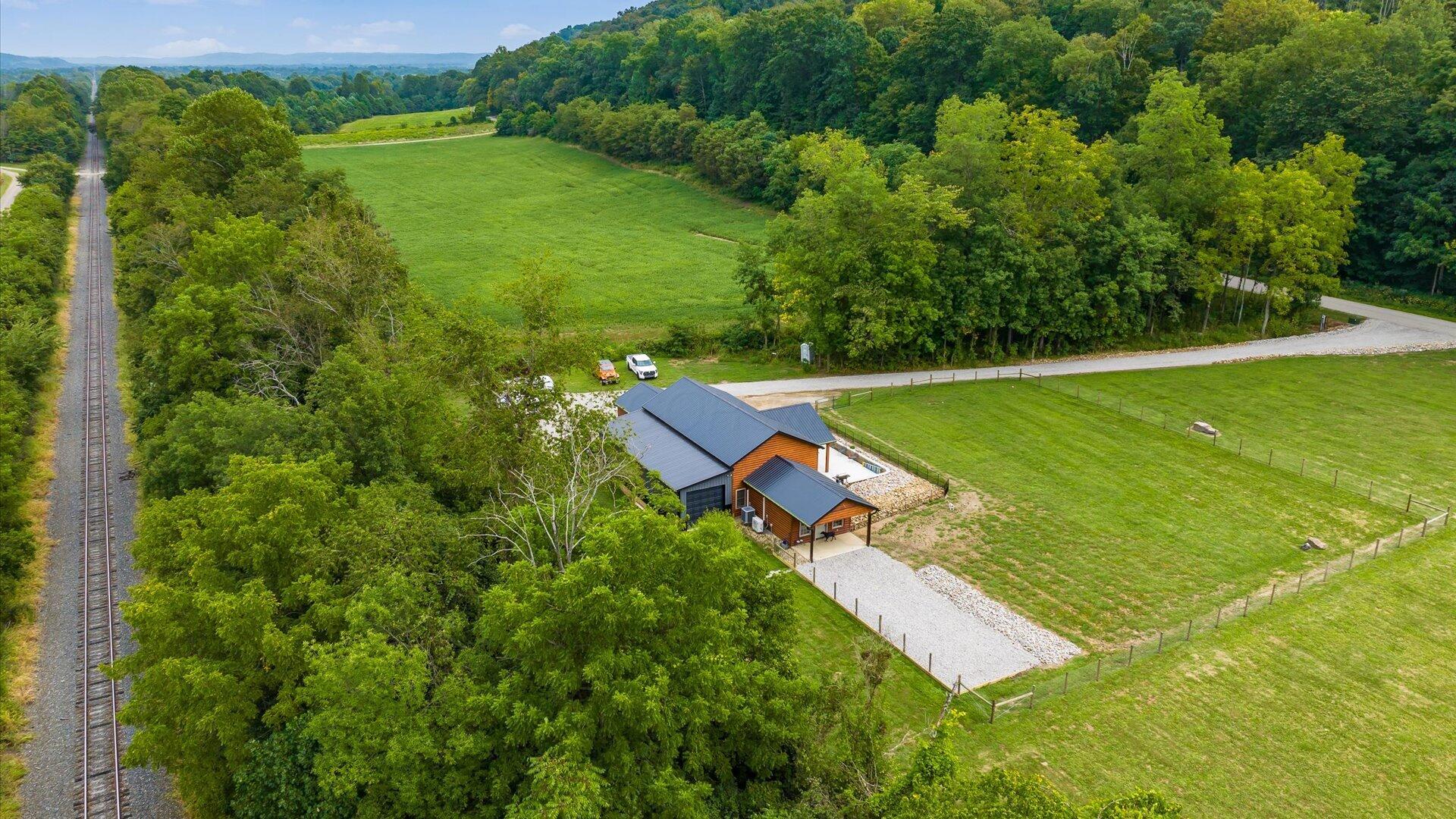 Frazeysburg, Ohio, 43822, United States, 3 Bedrooms Bedrooms, ,2 BathroomsBathrooms,Residential,For Sale,1942173