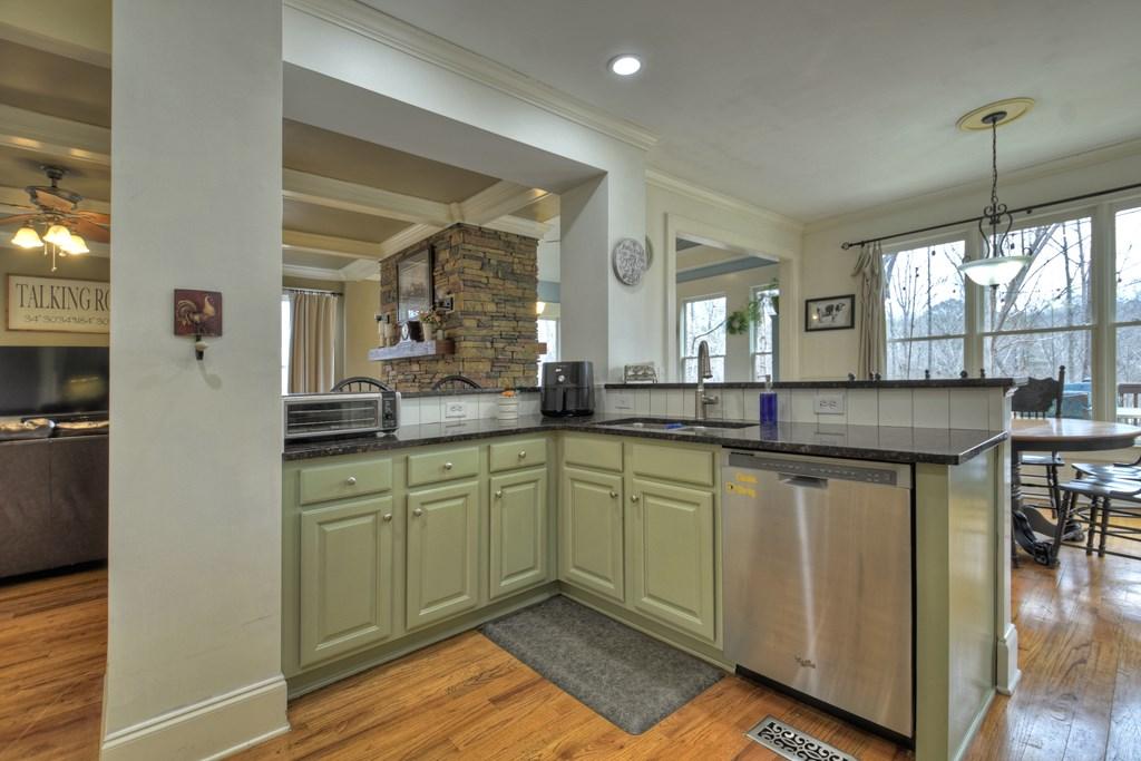 Talking Rock, Georgia, 30175, United States, 4 Bedrooms Bedrooms, ,4 BathroomsBathrooms,Residential,For Sale,1692764