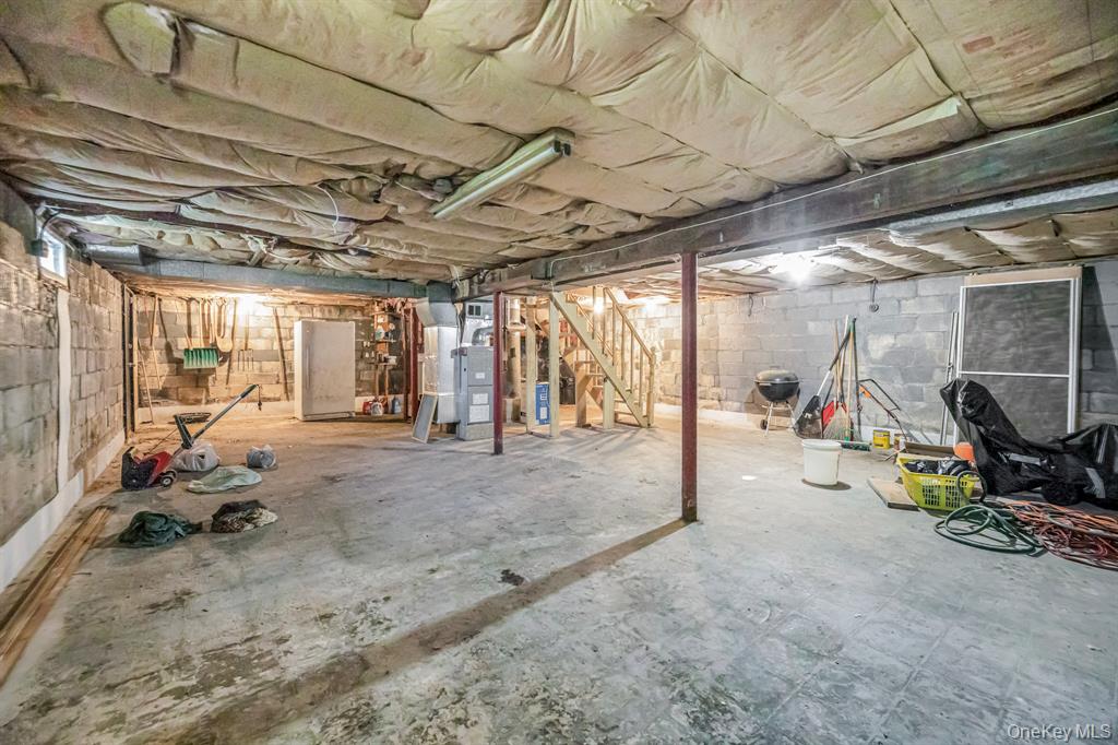 Yonkers, New York, 10710, United States, 3 Bedrooms Bedrooms, ,1 BathroomBathrooms,Residential,For Sale,1976083