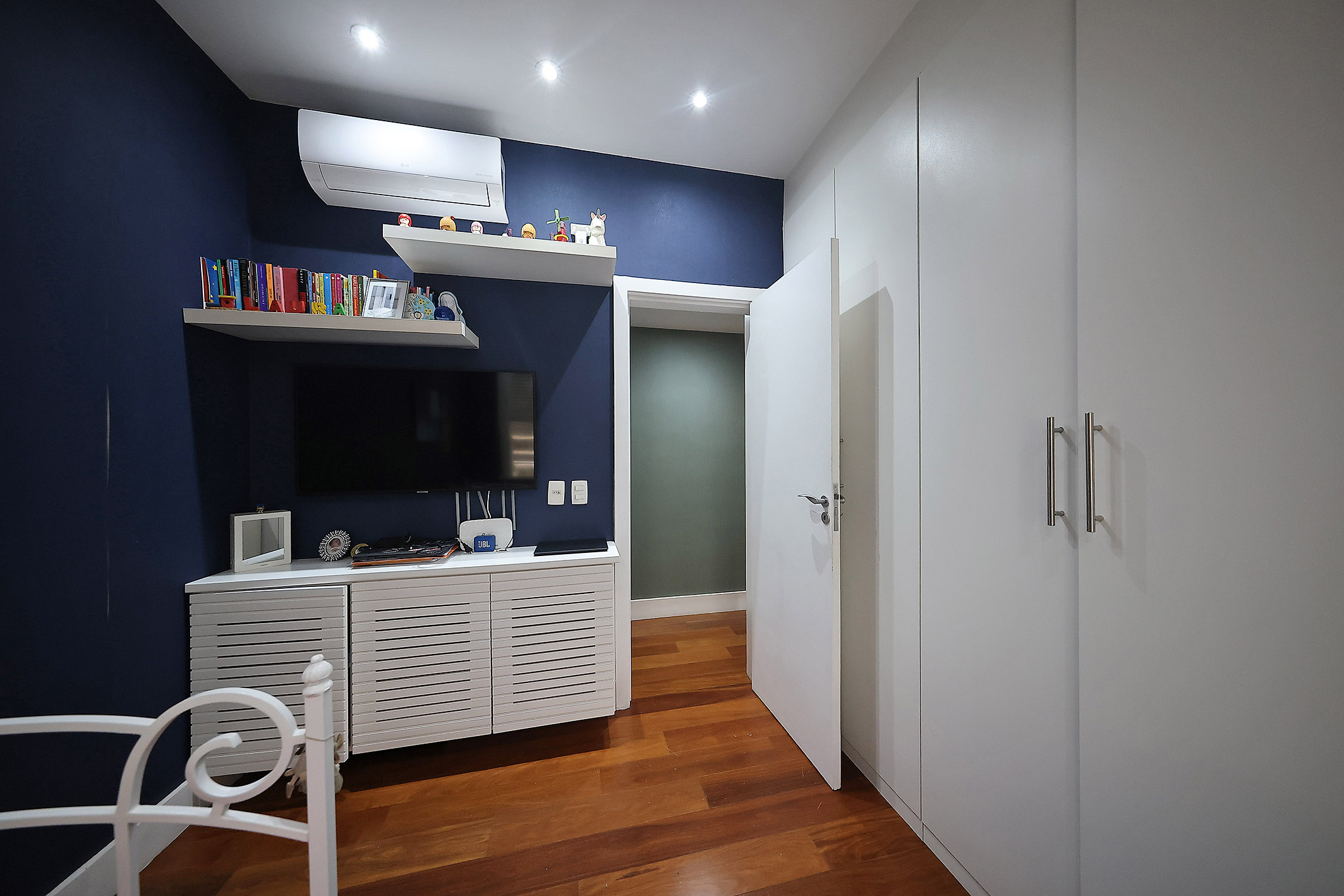  Lagoa  Sacopã Street  3 Bedrooms  1 Suite  1 Parking Space  Fully Renovated - 物件實景