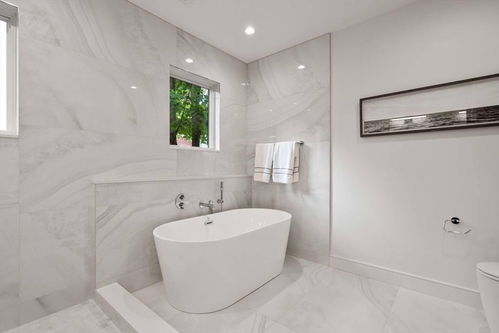 Newton, Massachusetts, 02460, United States, 5 Bedrooms Bedrooms, ,5 BathroomsBathrooms,Residential,For Sale,2000689