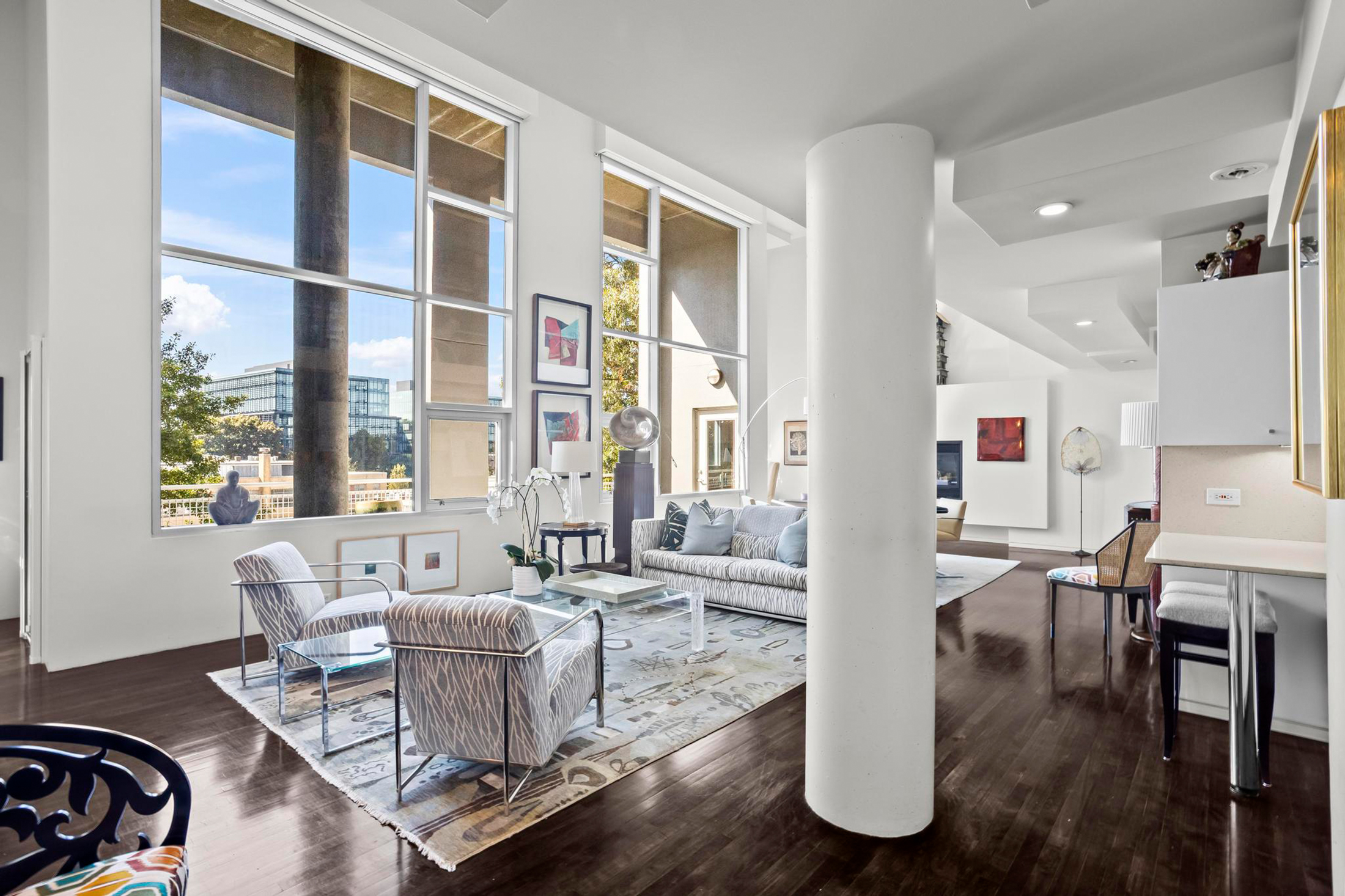  Remarkable Two-Story Loft with Skyline Views - 物件實景