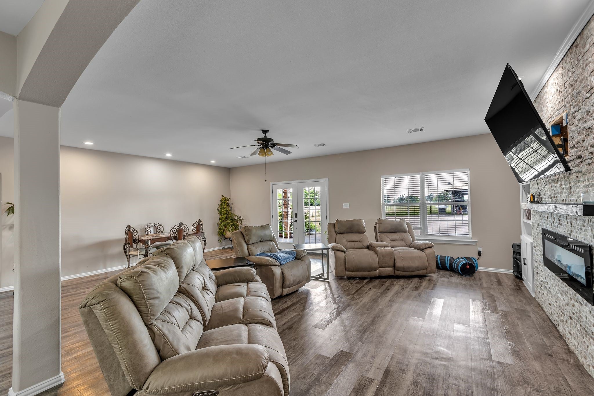 Forney, Texas, 75126, United States, 4 Bedrooms Bedrooms, ,3 BathroomsBathrooms,Residential,For Sale,1974653