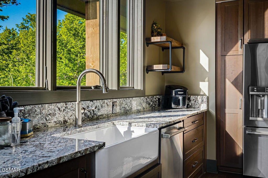 Gatlinburg, Tennessee, 37738, United States, 3 Bedrooms Bedrooms, ,5 BathroomsBathrooms,Residential,For Sale,2034960