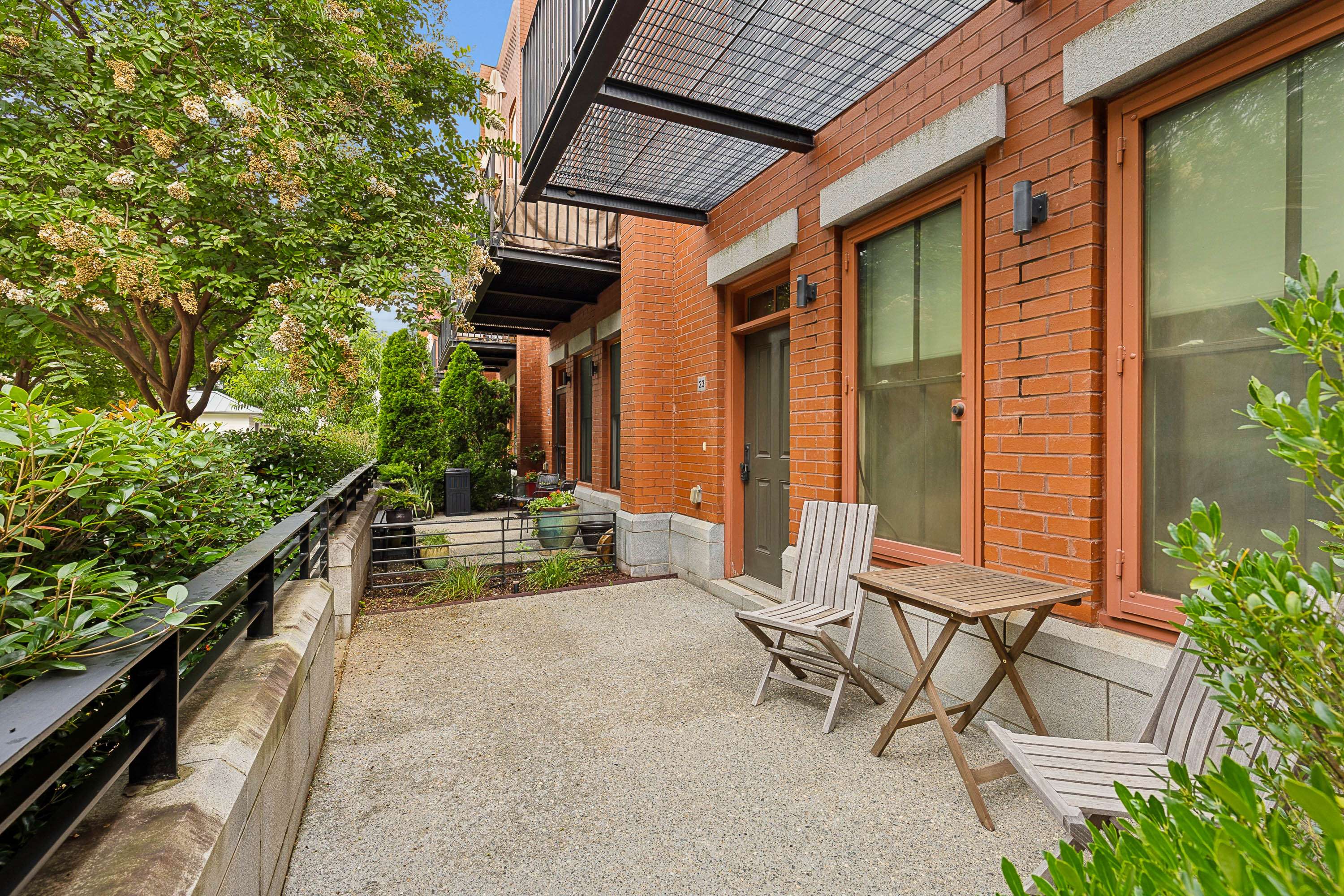  Stunning Townhome in Decatur