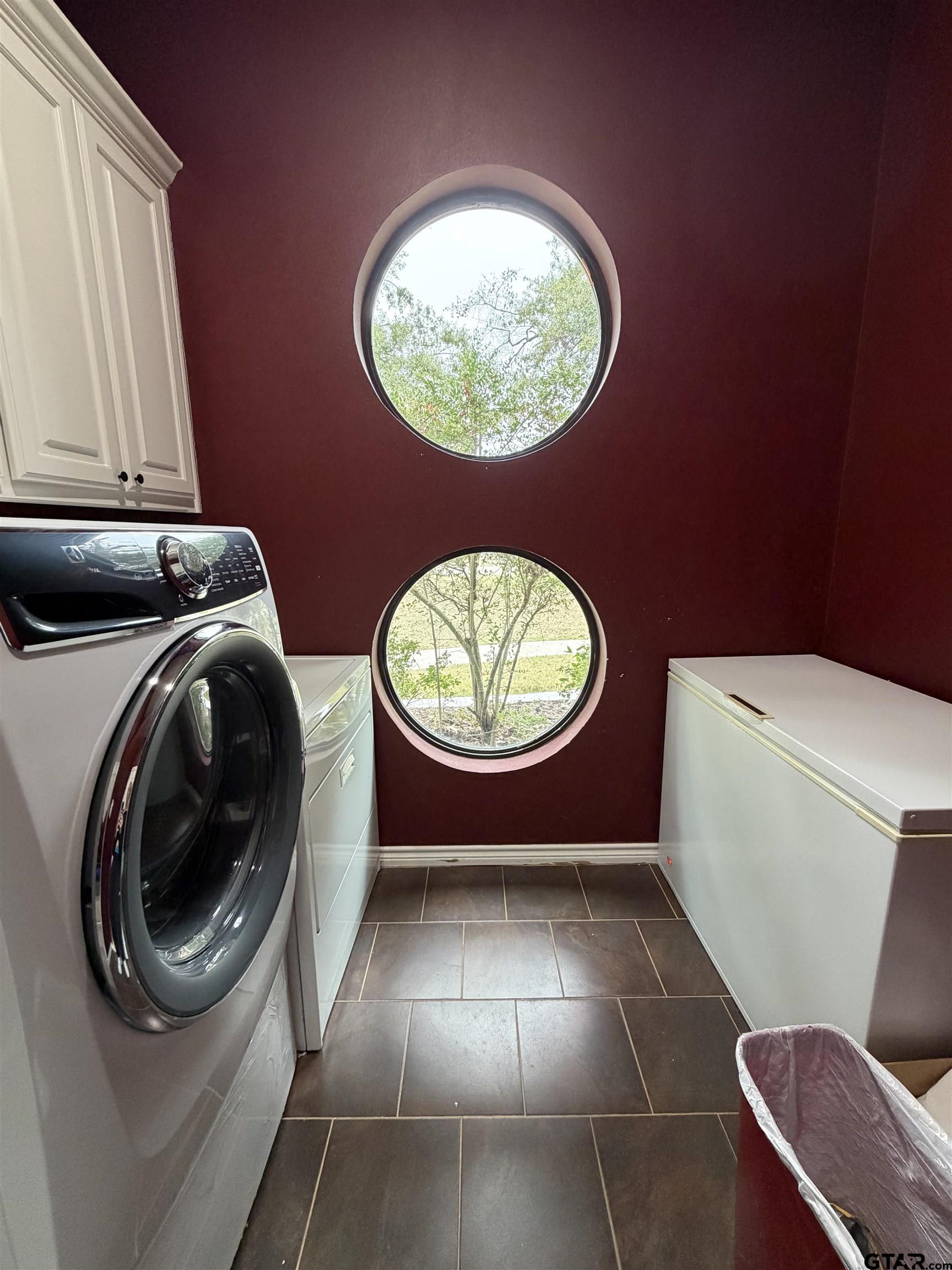 Tyler, Texas, 75704, United States, 4 Bedrooms Bedrooms, ,4 BathroomsBathrooms,Residential,For Sale,2003262