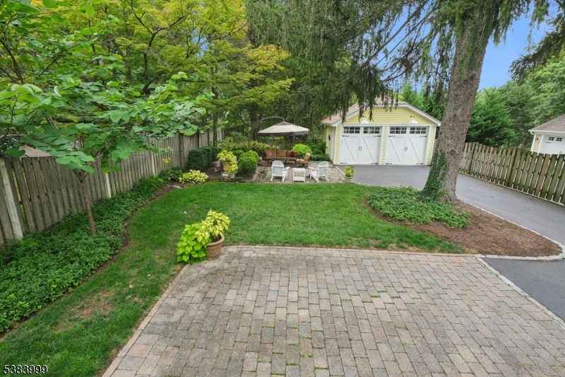 Millburn Twp., New Jersey, 07078, United States, 3 Bedrooms Bedrooms, ,3 BathroomsBathrooms,Residential,For Sale,1988129