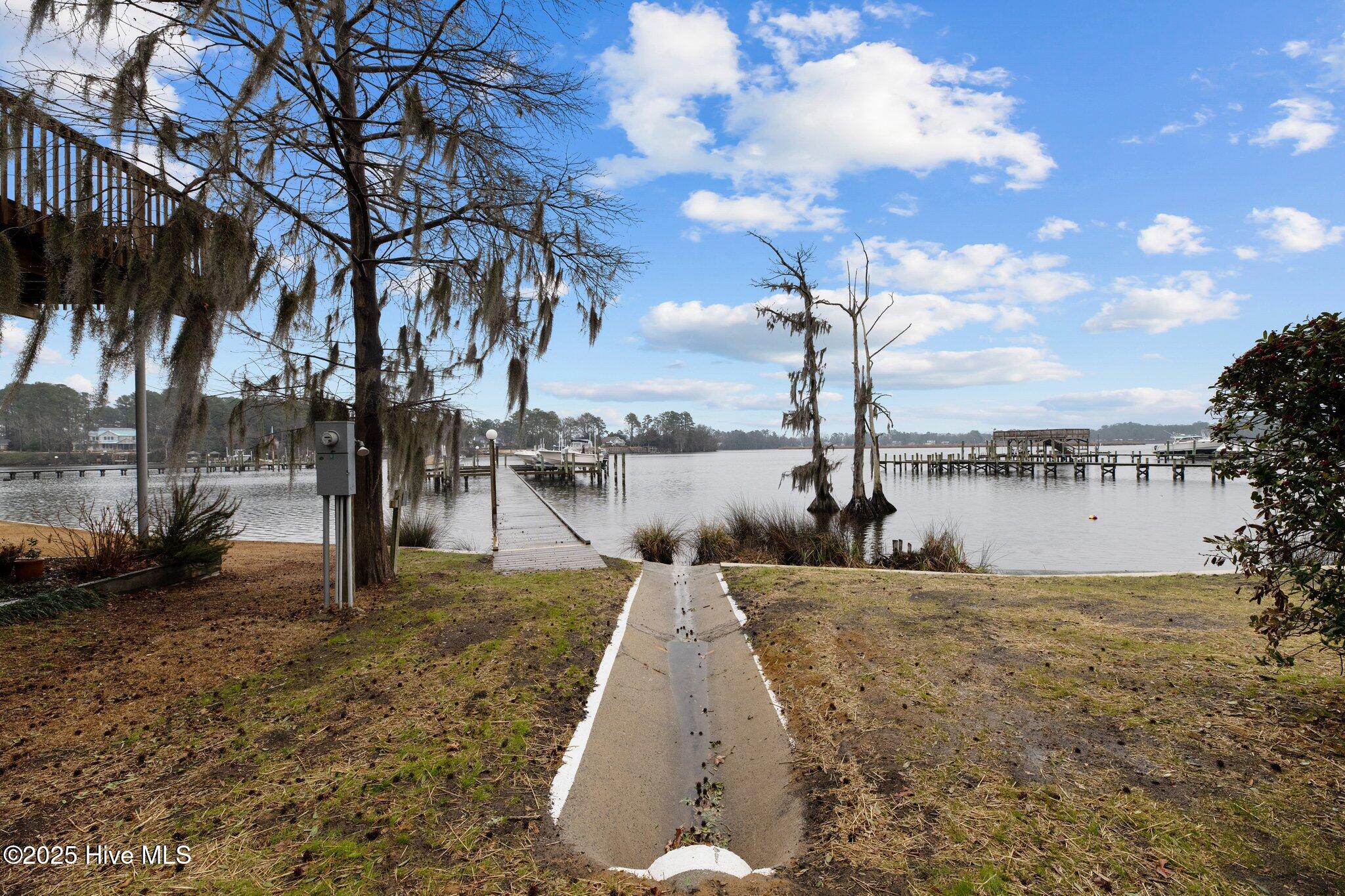 New Bern, North Carolina, 28562, United States, 2 Bedrooms Bedrooms, ,3 BathroomsBathrooms,Residential,For Sale,1695183