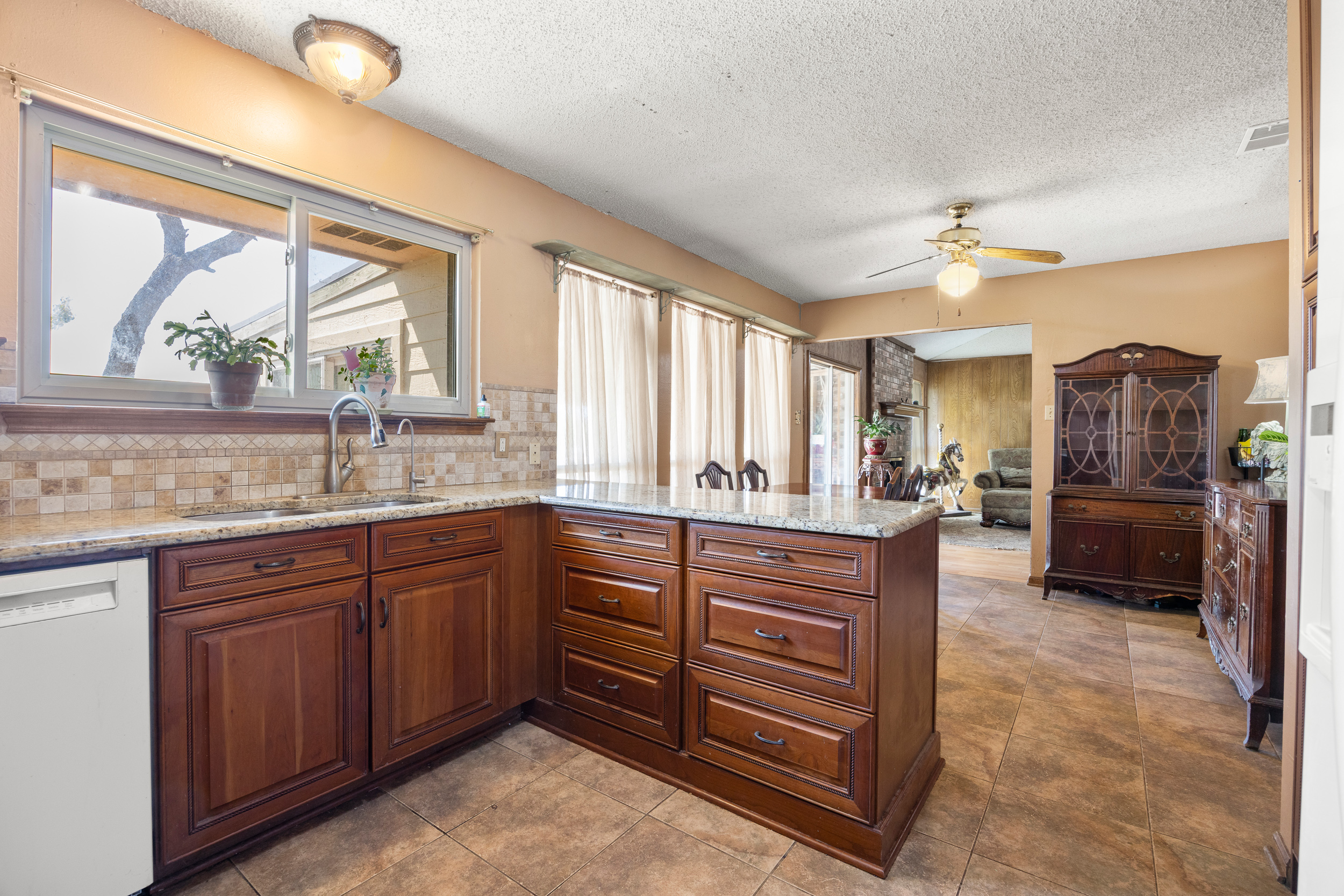 Dripping Springs, Texas, 78620, United States, 4 Bedrooms Bedrooms, ,2 BathroomsBathrooms,Residential,For Sale,1974177