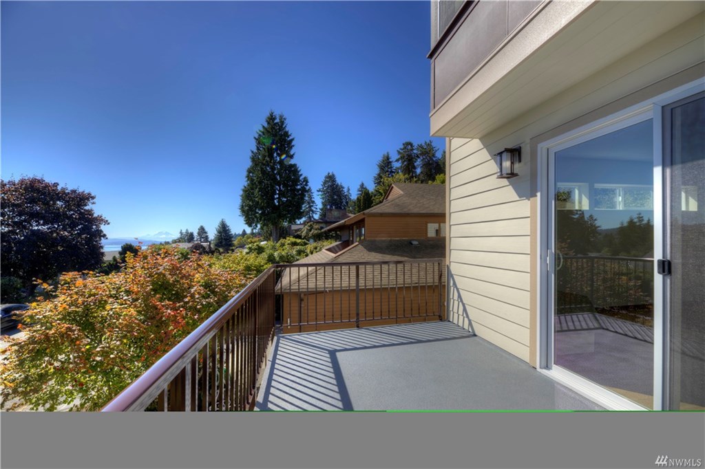 16001 36th Ave NE, Lake Forest Park, Washington, 98155, United States, 2 Bedrooms Bedrooms, ,4 BathroomsBathrooms,Residential,For Sale,16001 36th Ave NE,1621421