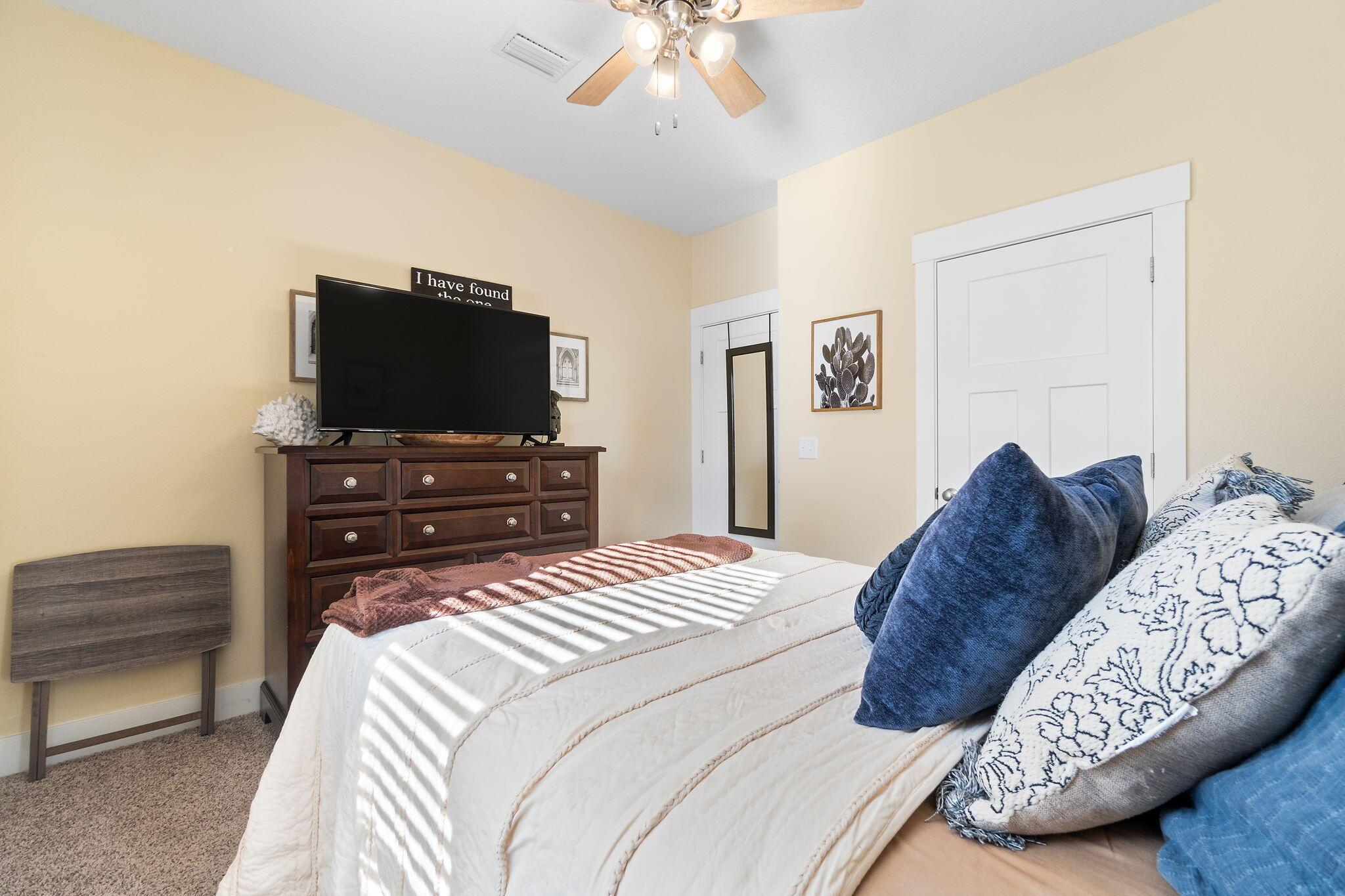 Gulf Breeze, Florida, 32563, United States, 5 Bedrooms Bedrooms, ,3 BathroomsBathrooms,Residential,For Sale,1934954