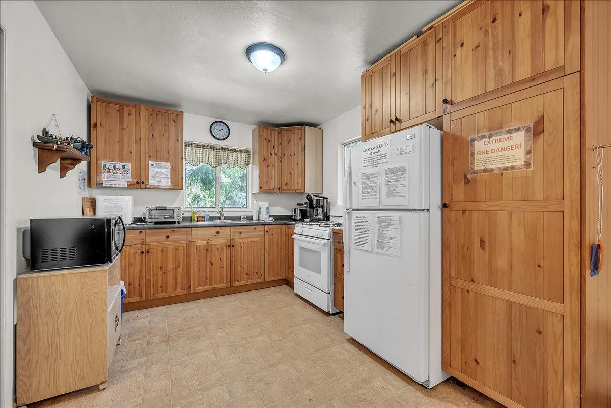 Nevada City, California, 95959, United States, 2 Bedrooms Bedrooms, ,3 BathroomsBathrooms,Residential,For Sale,1887439