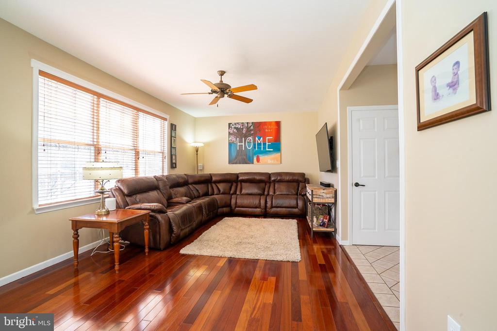 Monmouth Junction, New Jersey, 08852, United States, 4 Bedrooms Bedrooms, ,3 BathroomsBathrooms,Residential,For Sale,1869569