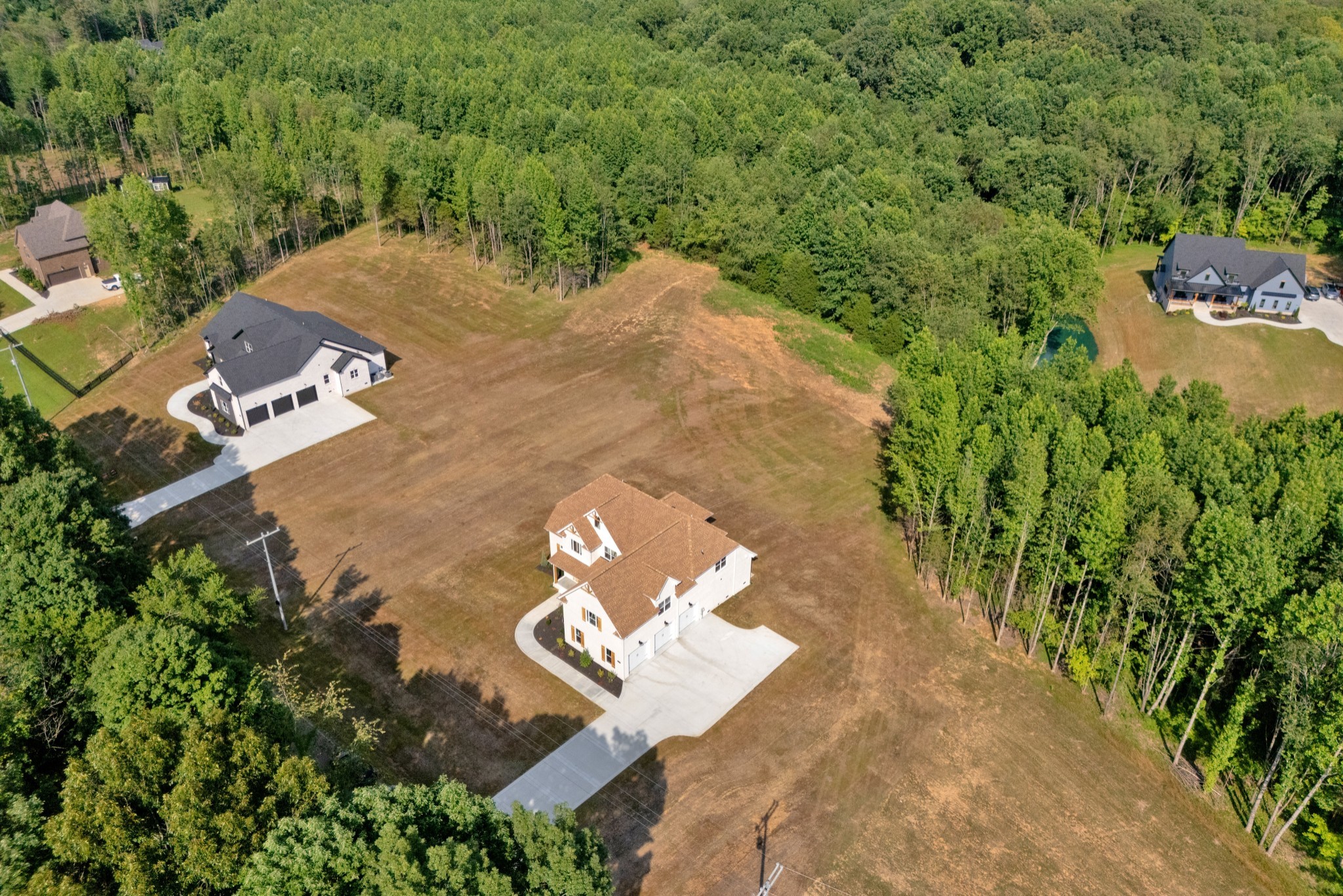 Clarksville, Tennessee, 37043, United States, 4 Bedrooms Bedrooms, ,4 BathroomsBathrooms,Residential,For Sale,1921521