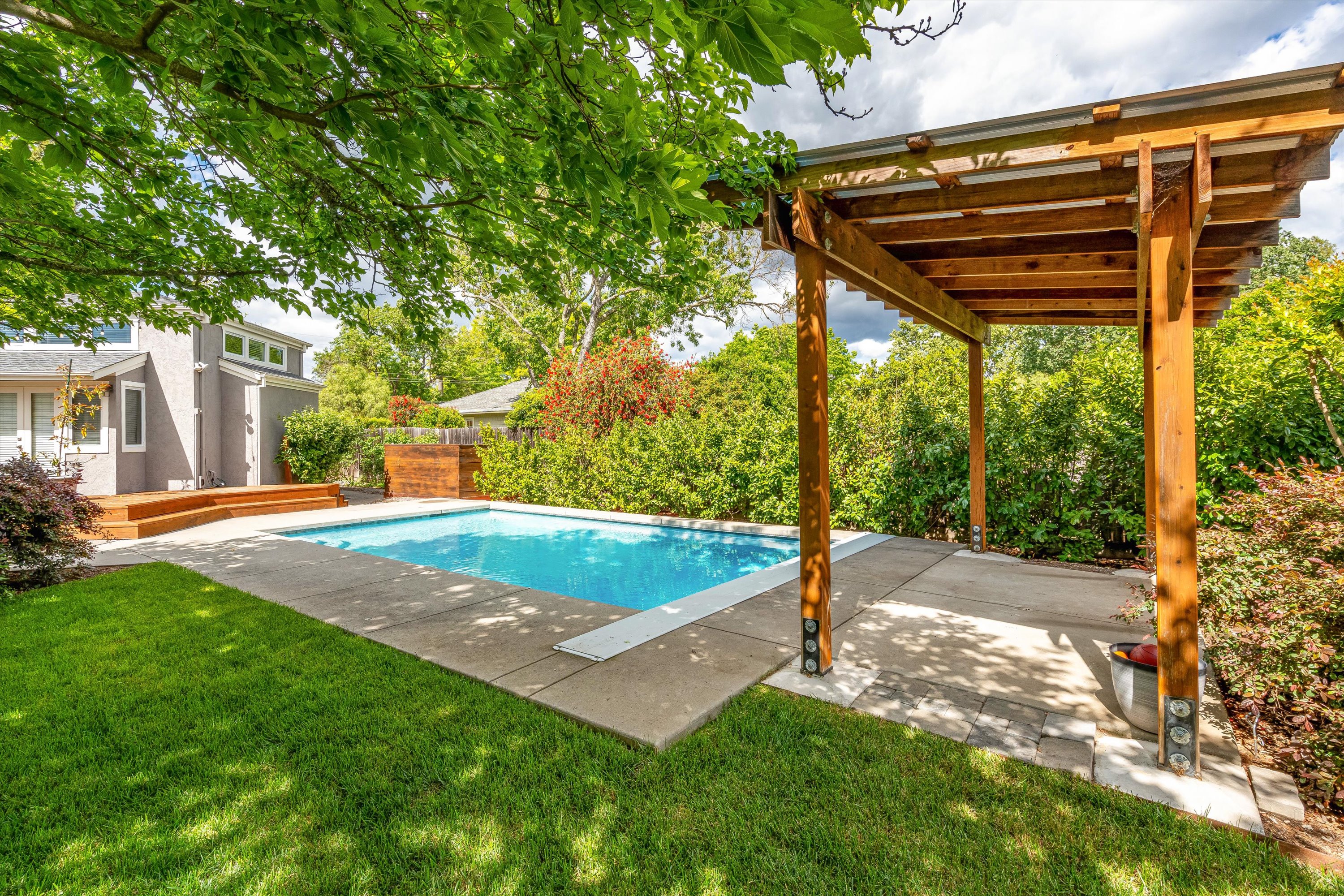  960 Lark Ave - 物件實景