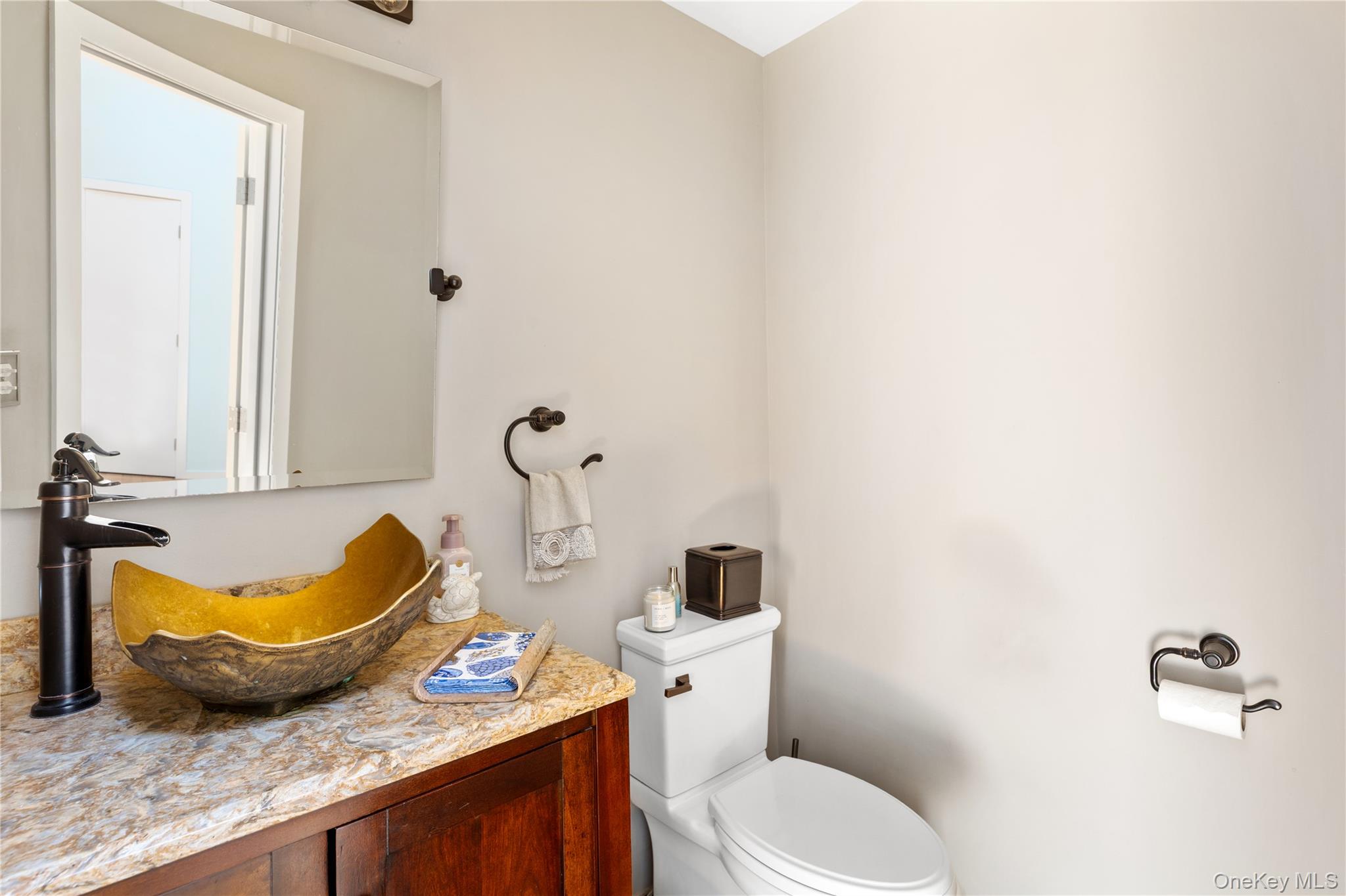 East Setauket, New York, 11733, United States, 5 Bedrooms Bedrooms, ,4 BathroomsBathrooms,Residential,For Sale,2048500