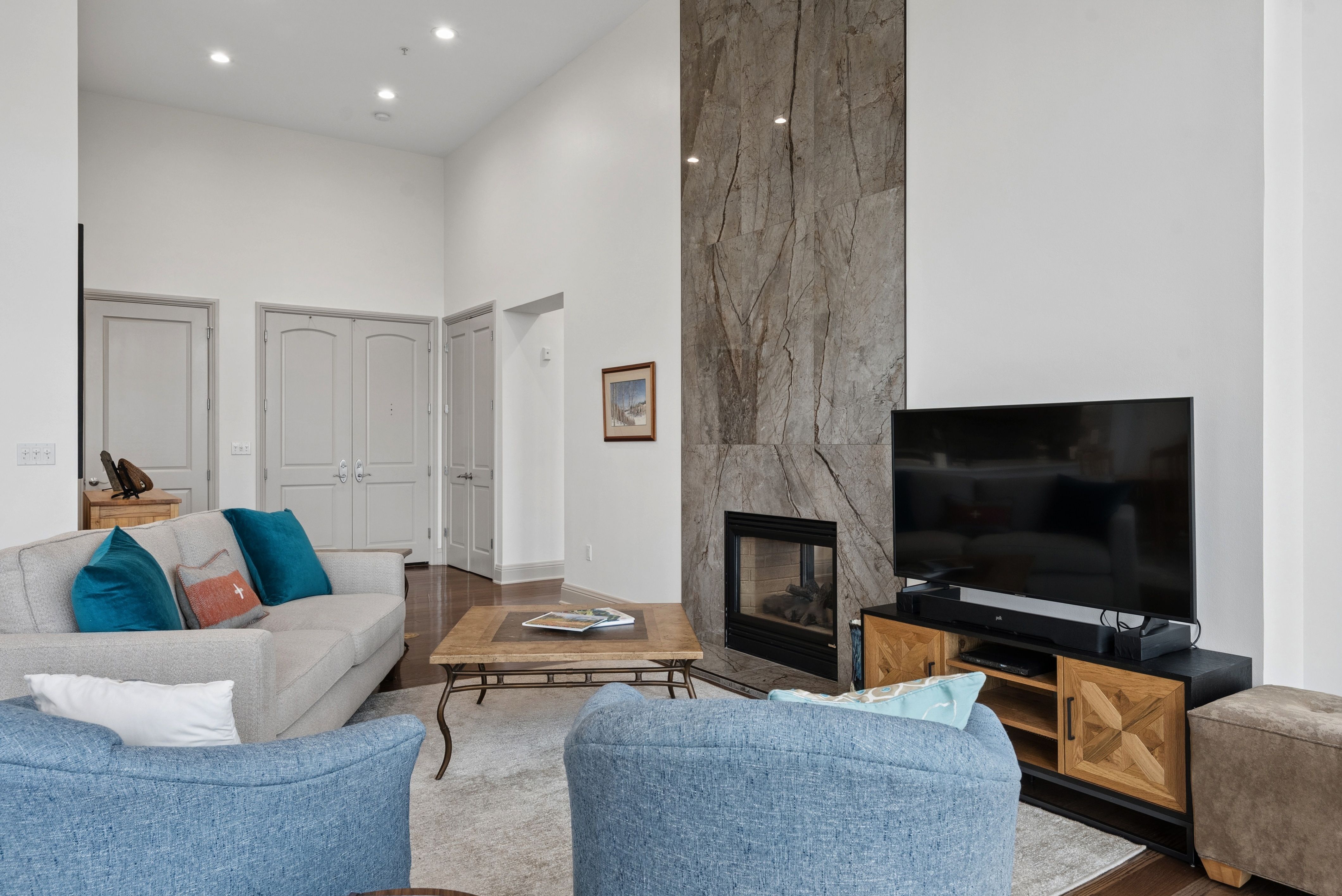  Beautifully Updated Penthouse Residence In The Heart Of Cherry Creek - 物件實景