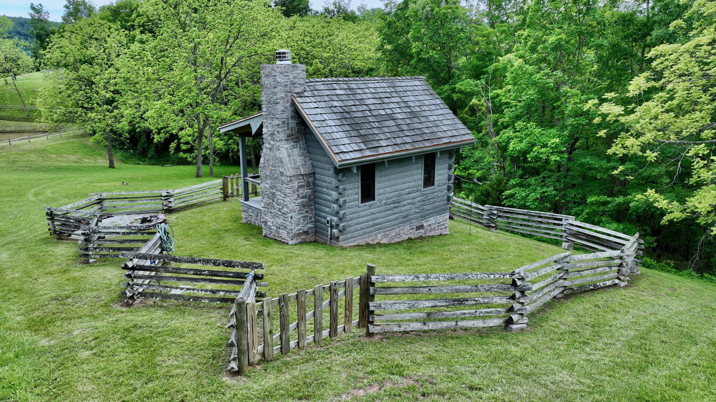 Hinton, West Virginia, 25951, United States, 3 Bedrooms Bedrooms, ,2 BathroomsBathrooms,Residential,For Sale,1847106