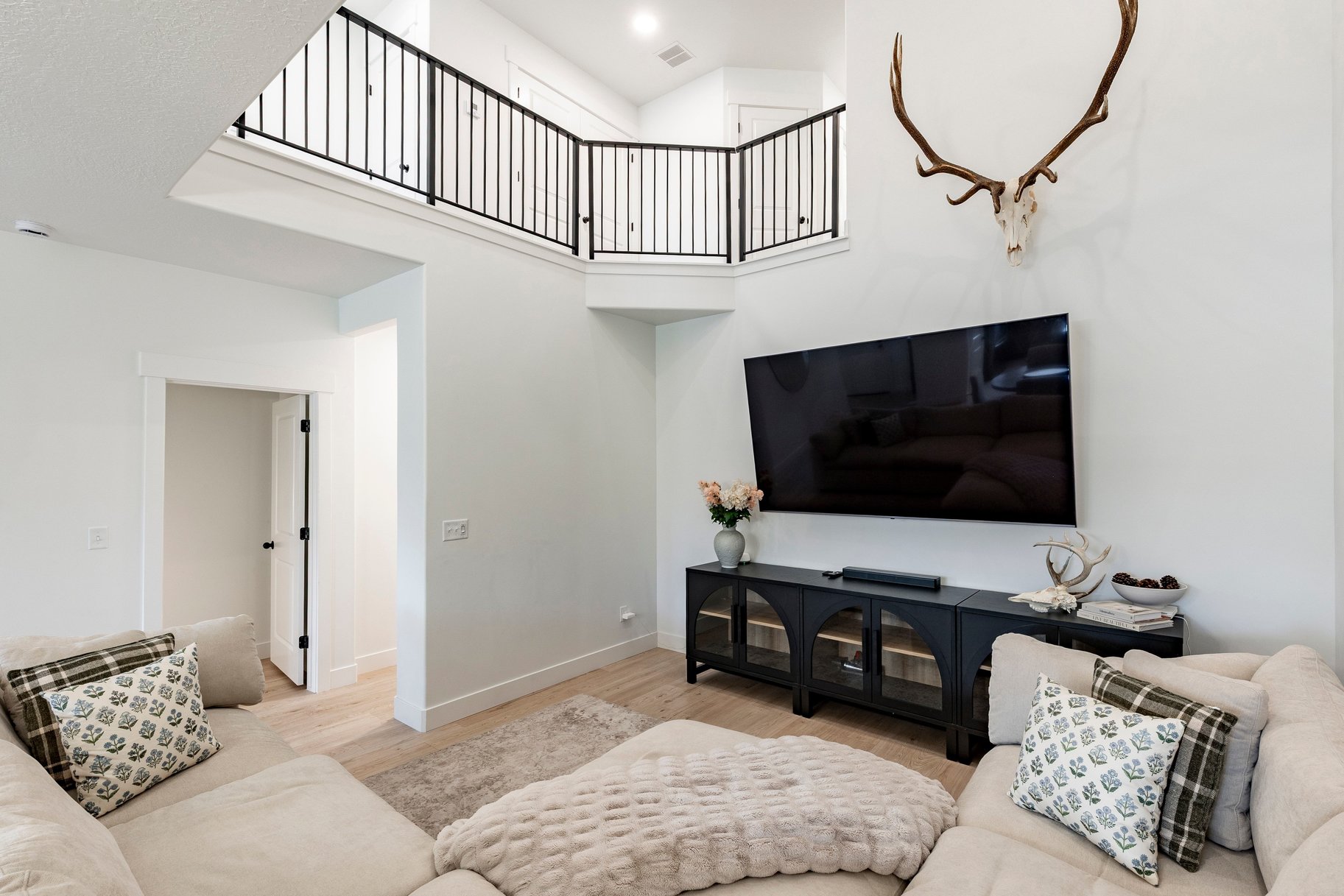  Beautifully Upgraded Townhome - 物件實景