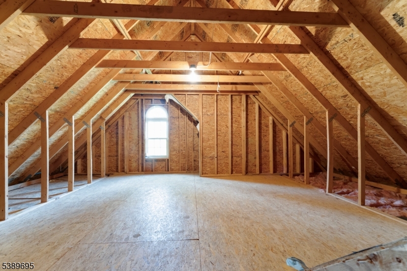 Lebanon Twp., New Jersey, 08826, United States, 3 Bedrooms Bedrooms, ,2 BathroomsBathrooms,Residential,For Sale,1960798