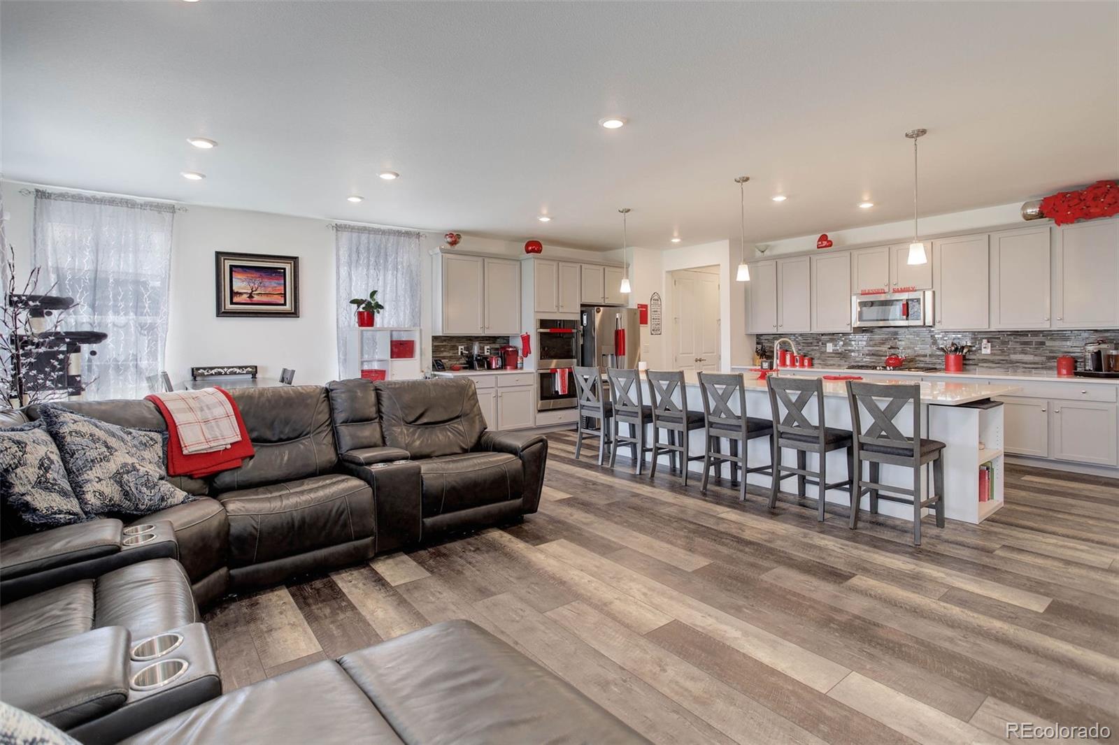 Aurora, Colorado, 80016, United States, 5 Bedrooms Bedrooms, ,2 BathroomsBathrooms,Residential,For Sale,1819057