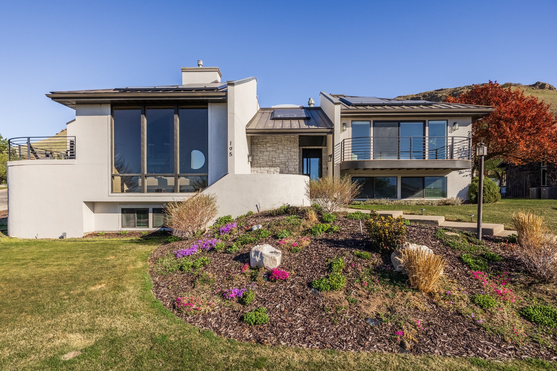  Stunning East Capitol Renovation - 物件實景
