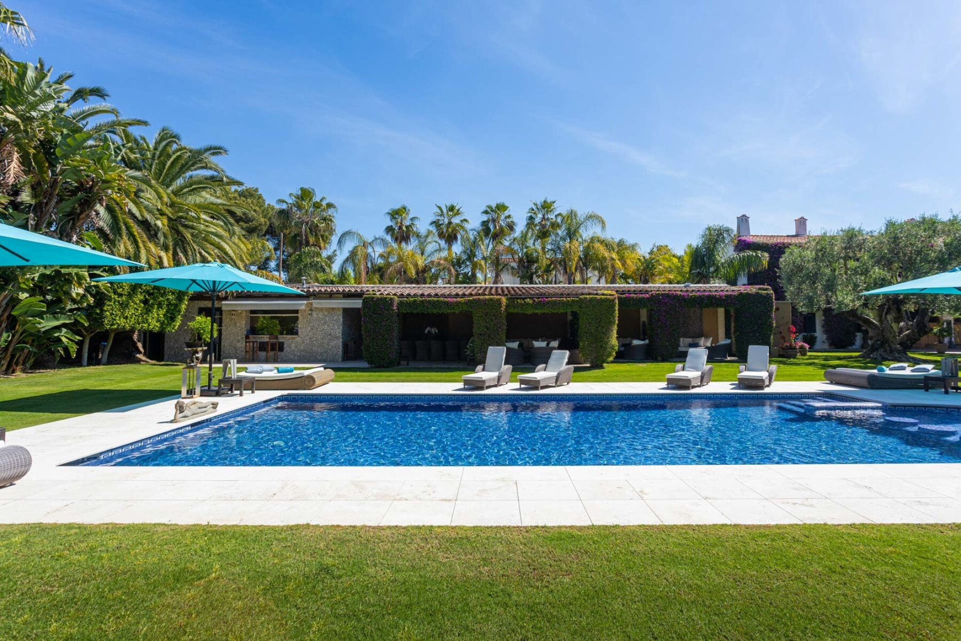  Impressive property in Sitges, close to the beach and Terramar Golf Course. - 物件實景