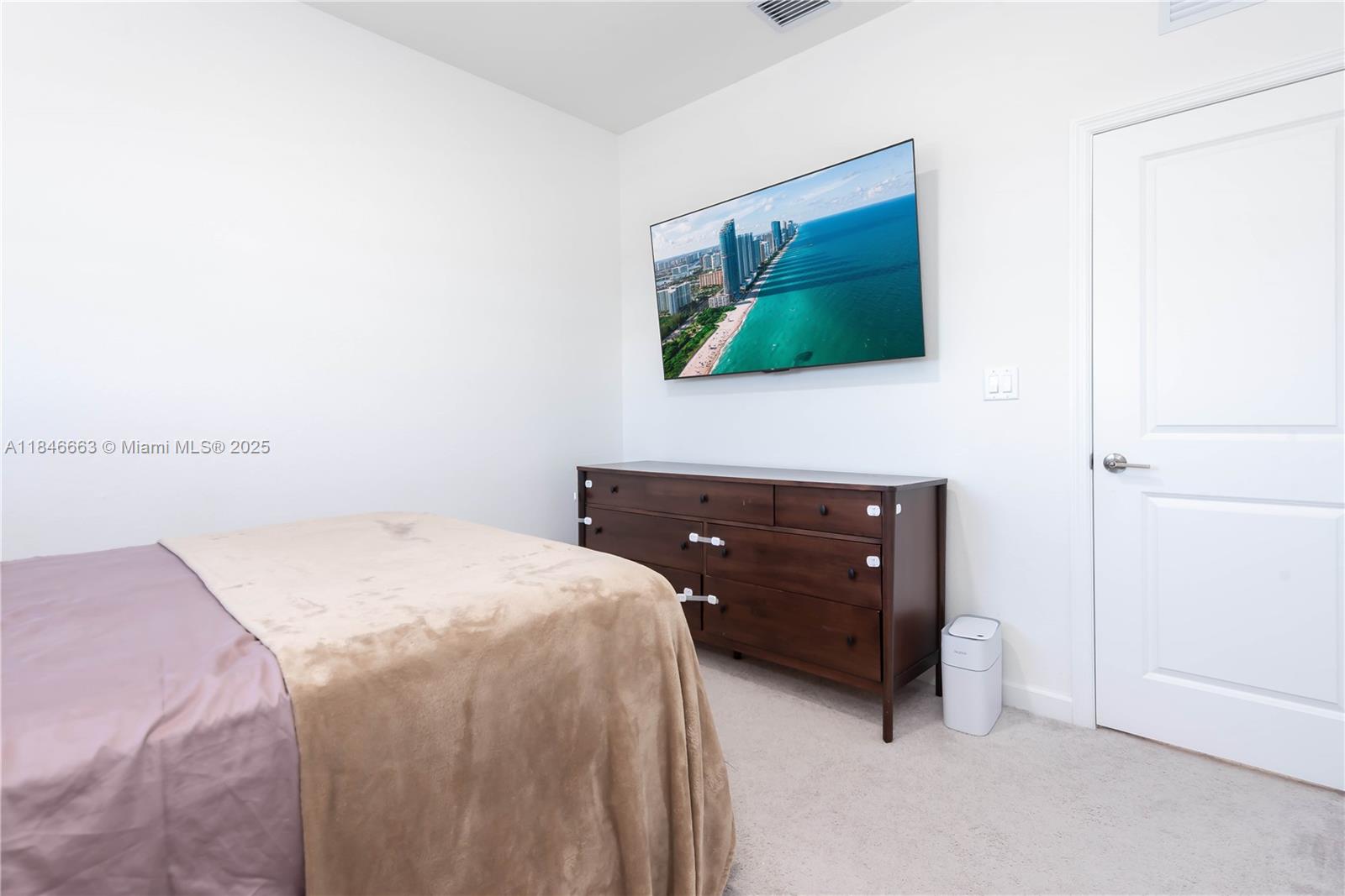 Homestead, Florida, 33032, United States, 5 Bedrooms Bedrooms, ,3 BathroomsBathrooms,Residential,For Sale,1900926