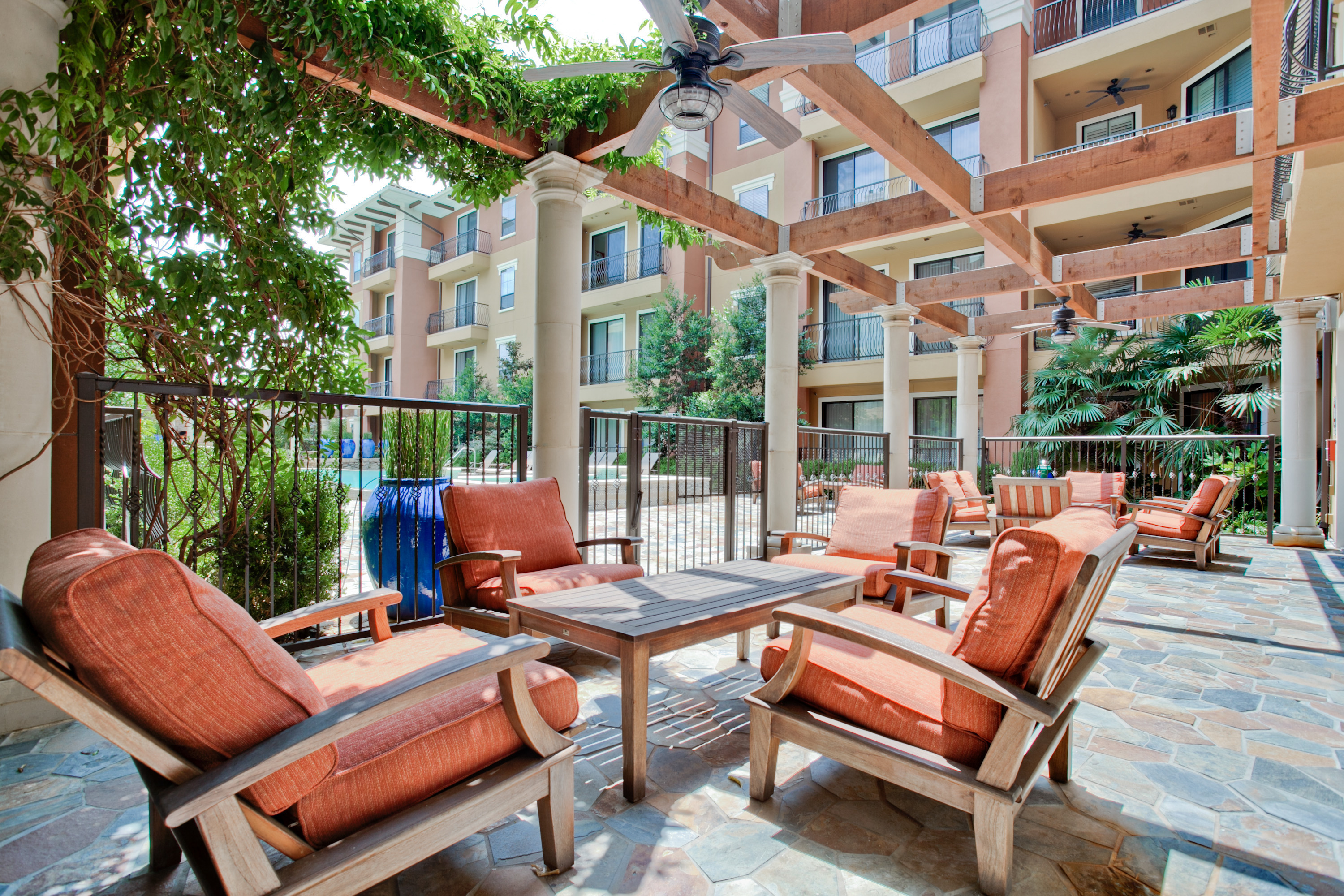  Charming Sorrento Condominium Overlooking the Resort-Style Pool - 物件實景