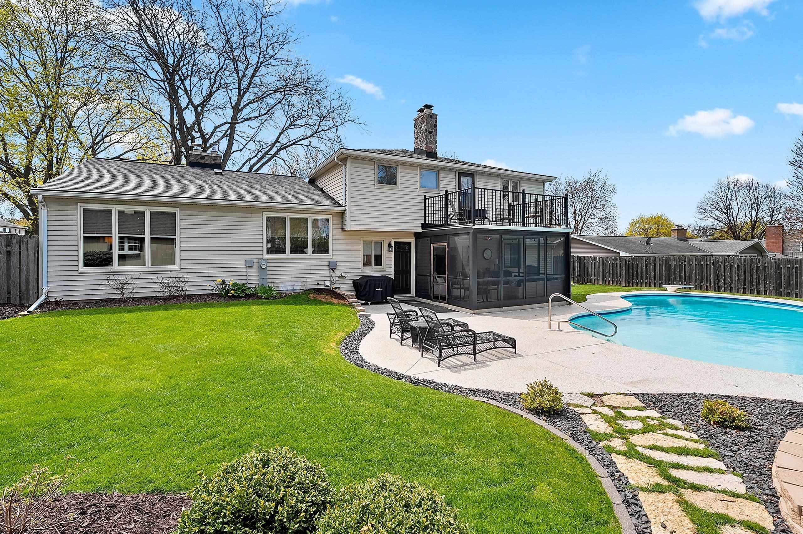 GREEN BAY, Wisconsin, 54301, United States, 4 Bedrooms Bedrooms, ,3 BathroomsBathrooms,Residential,For Sale,2048088
